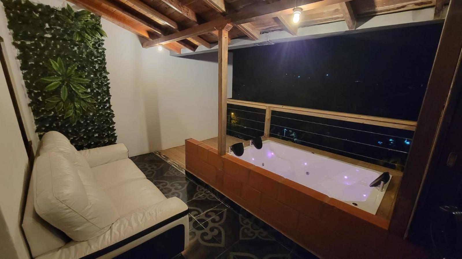 EDYMA Cabaña con JACUZZI