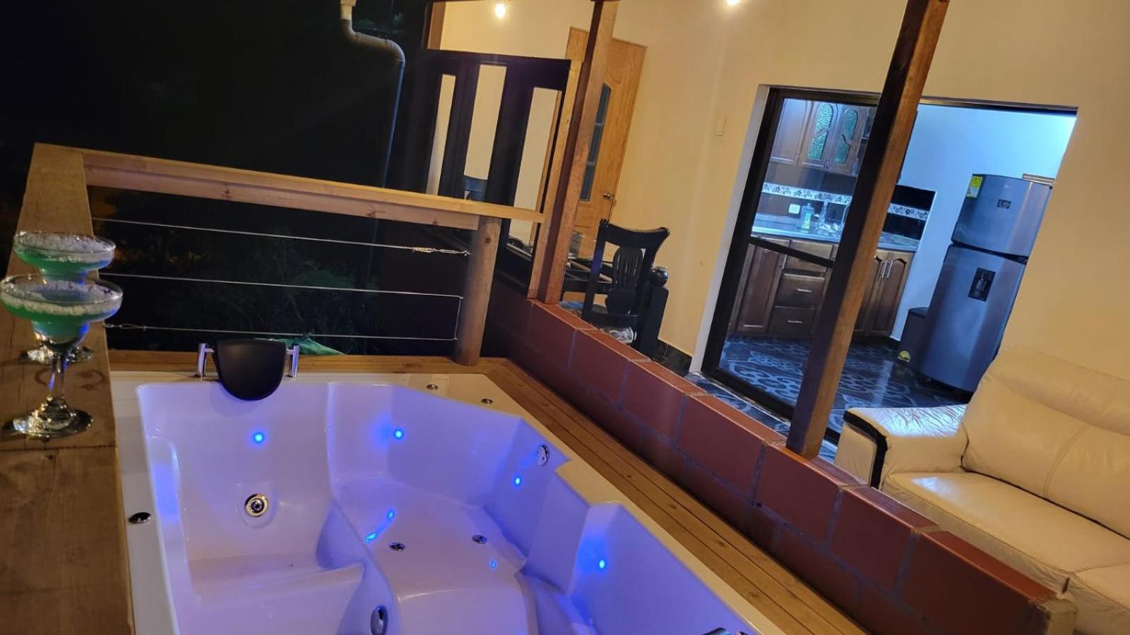 EDYMA Cabaña con JACUZZI