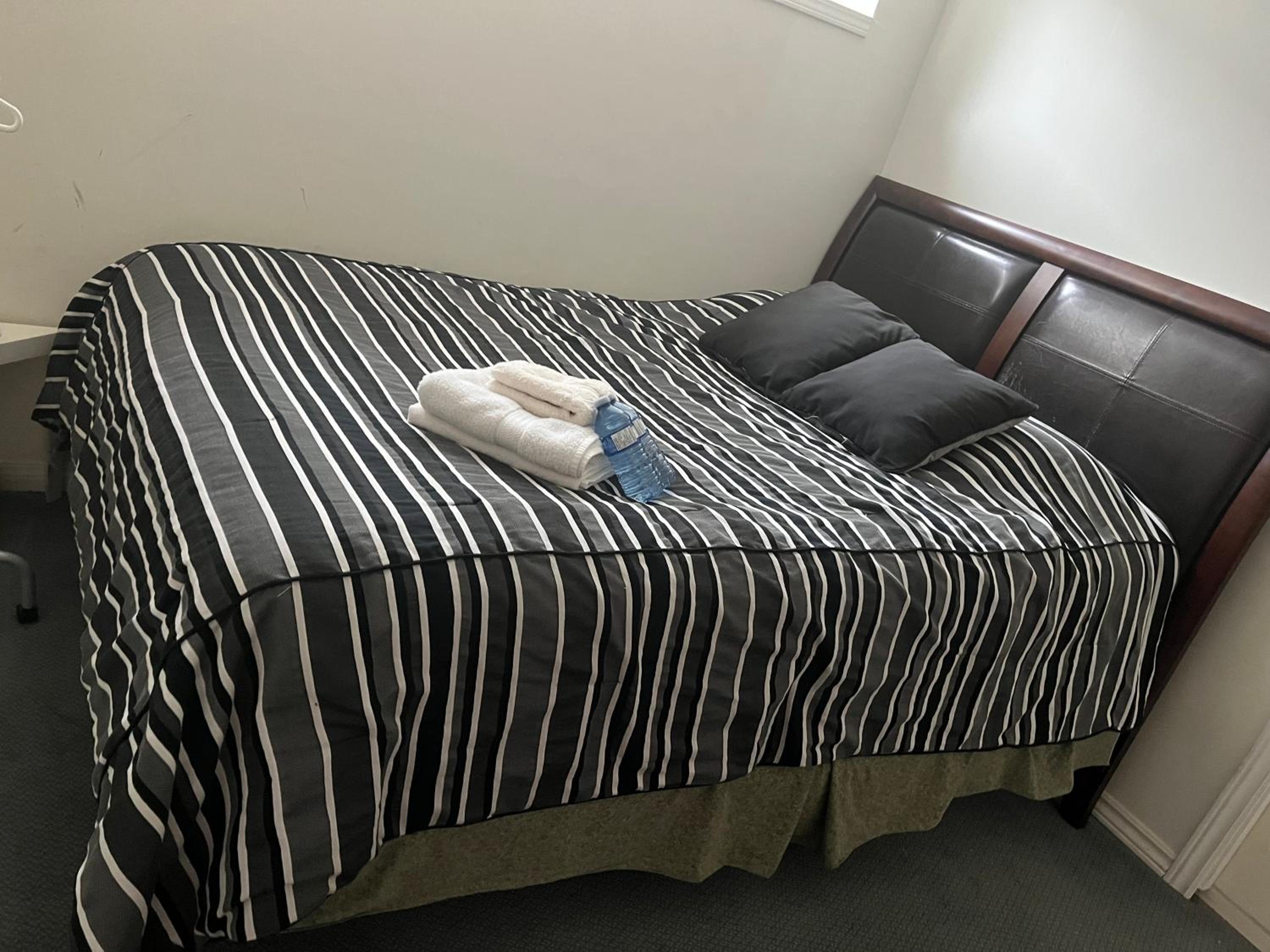Near Downtown YVR -2 Bedroom private suite