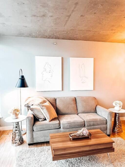 Water Views, Sub-Penthouse! Entire condo in Downtown Vancouver