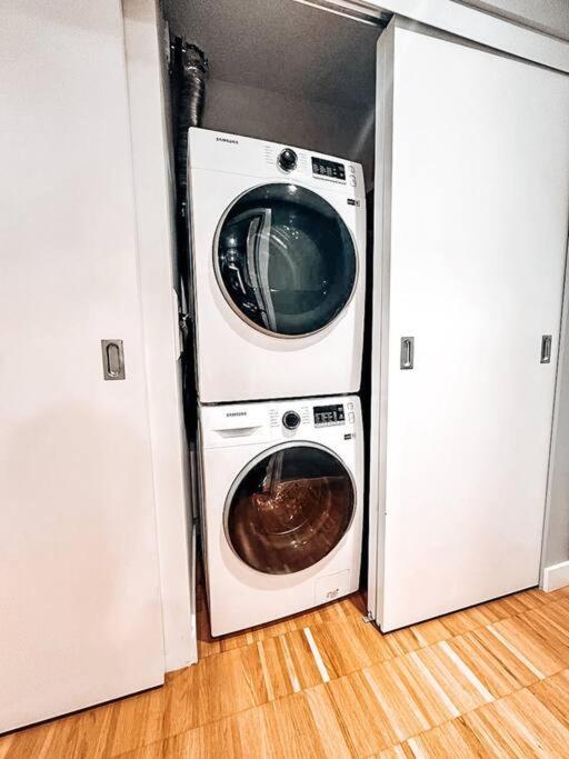 Water Views, Sub-Penthouse! Entire condo in Downtown Vancouver