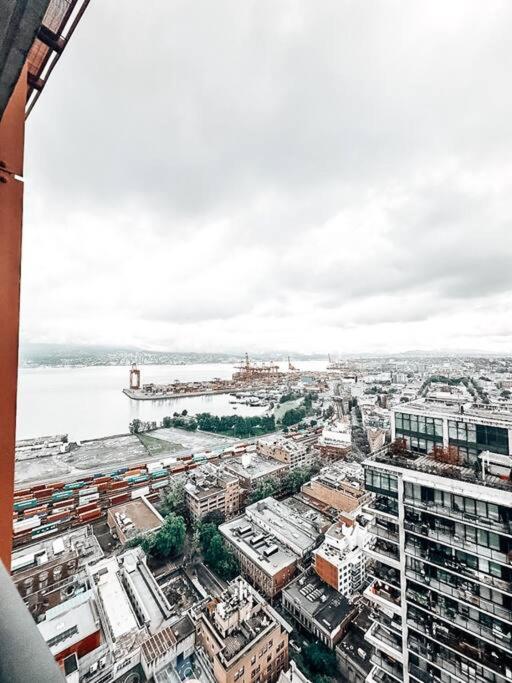 Water Views, Sub-Penthouse! Entire condo in Downtown Vancouver