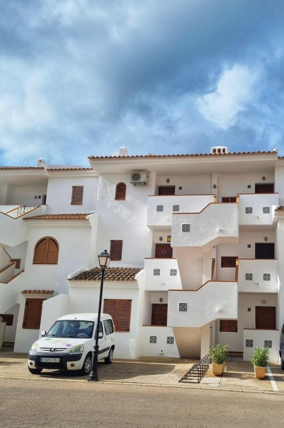 Tu Casa Blanca