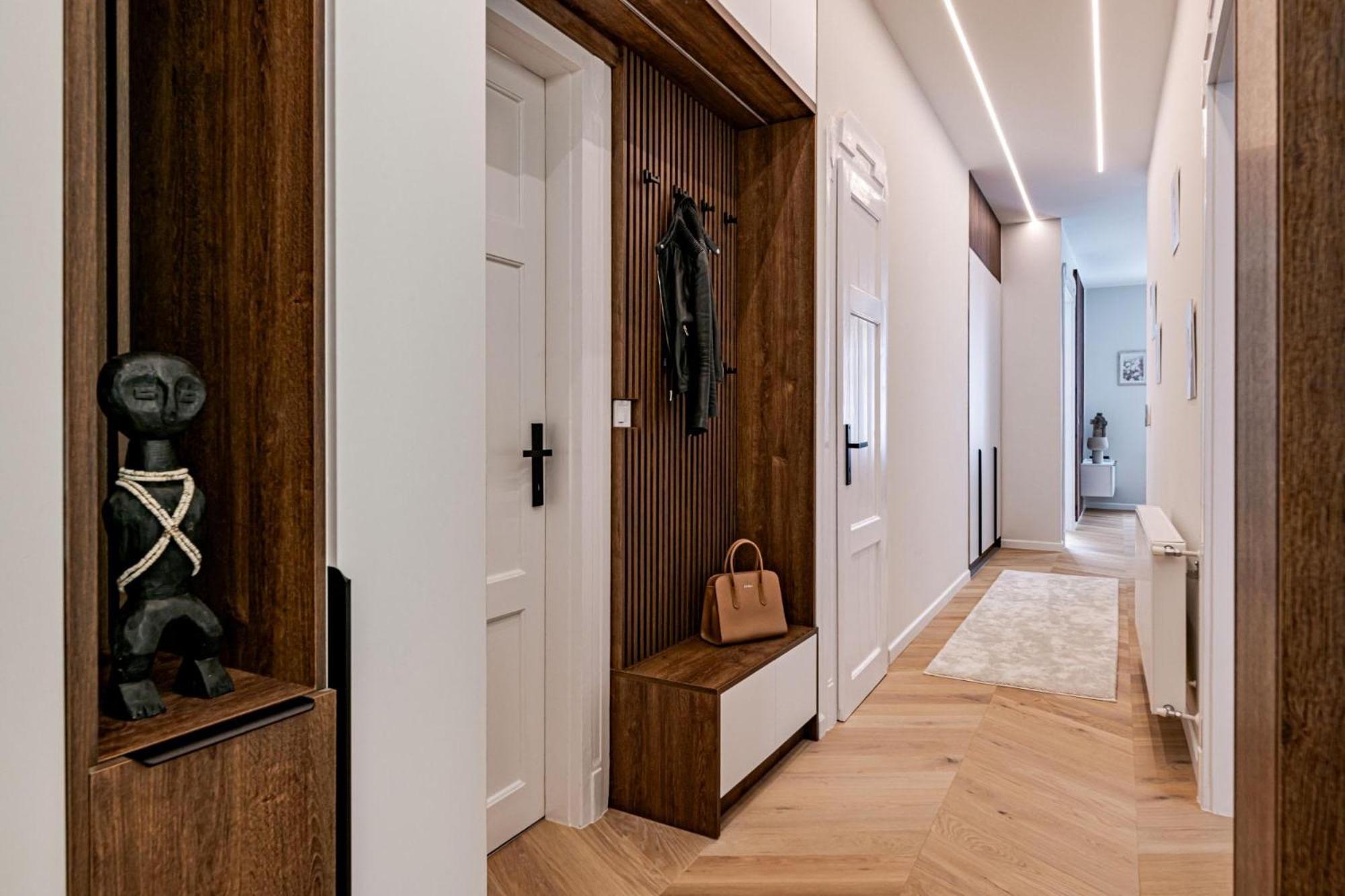 Onyx Oasis - luxury 3 bdrm view 3