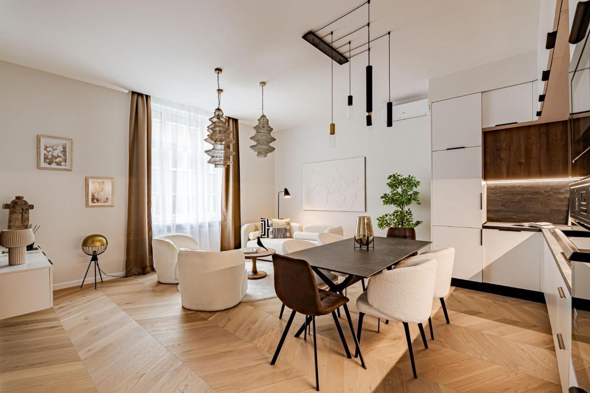 Onyx Oasis - luxury 3 bdrm view 4
