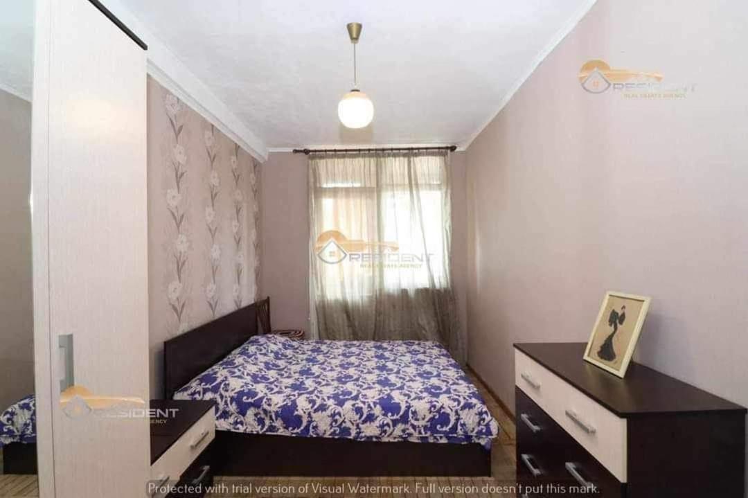 Sirik's apartment