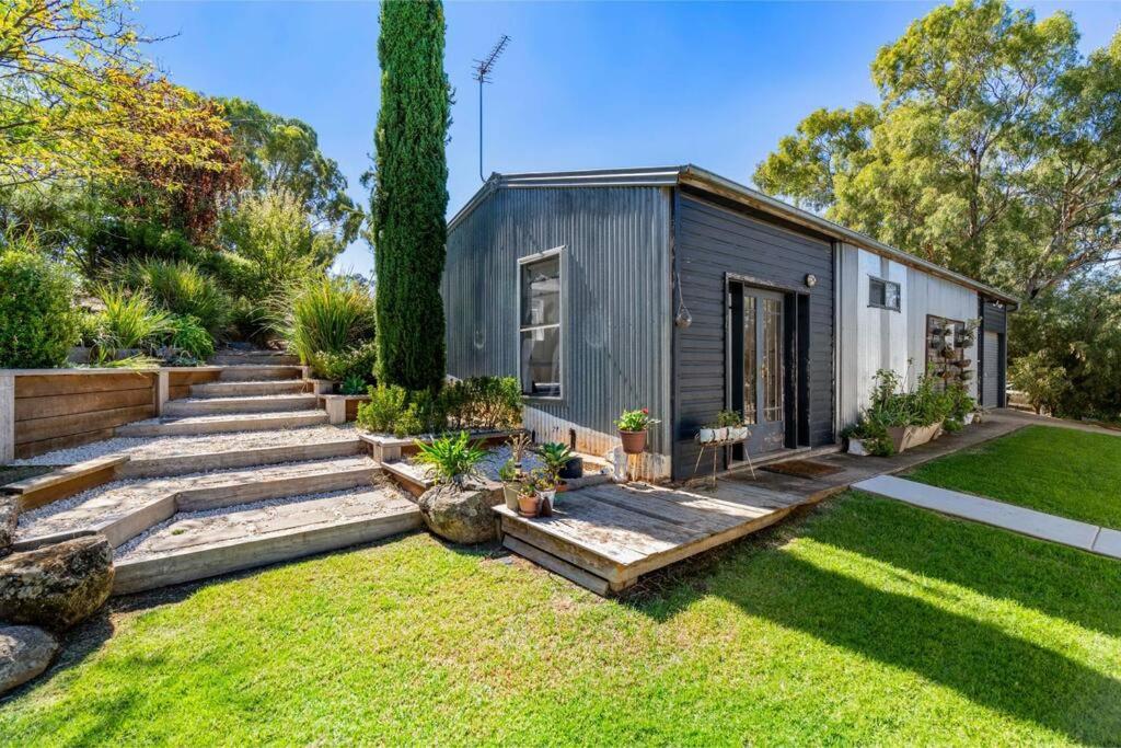 Nunkeri- A Country Oasis overlooking Wagga Wagga