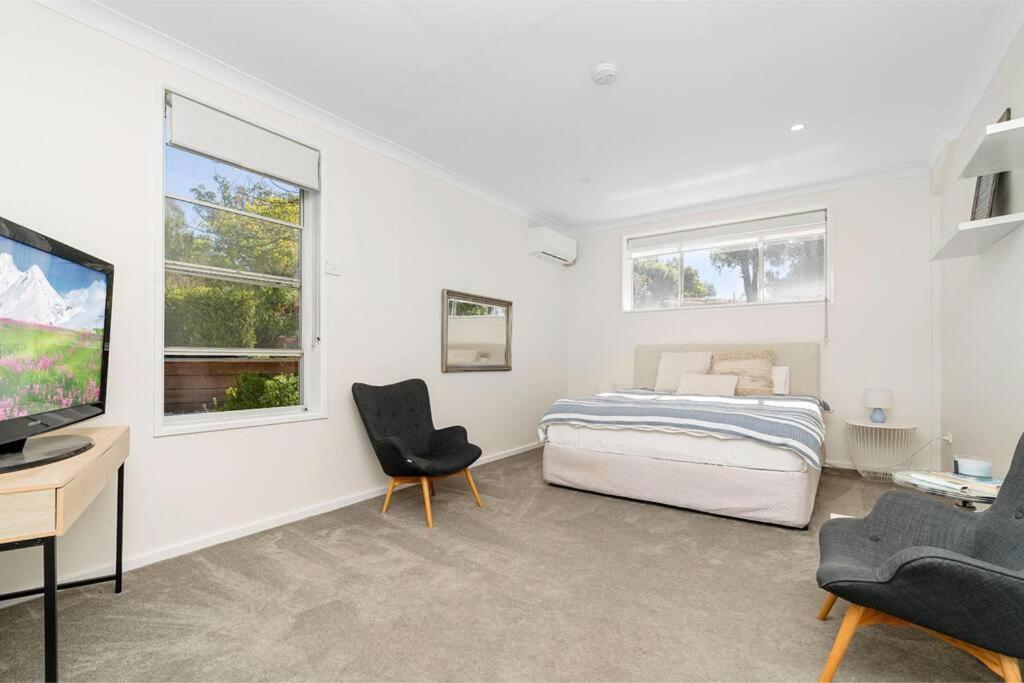Nunkeri- A Country Oasis overlooking Wagga Wagga
