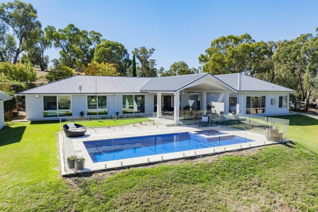 Nunkeri- A Country Oasis overlooking Wagga Wagga
