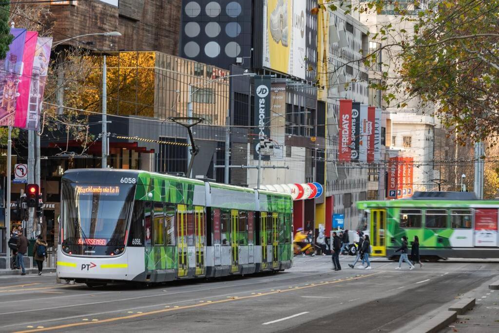 Callie-2B2B-FreeWifi-StunningView-Next To Skybus