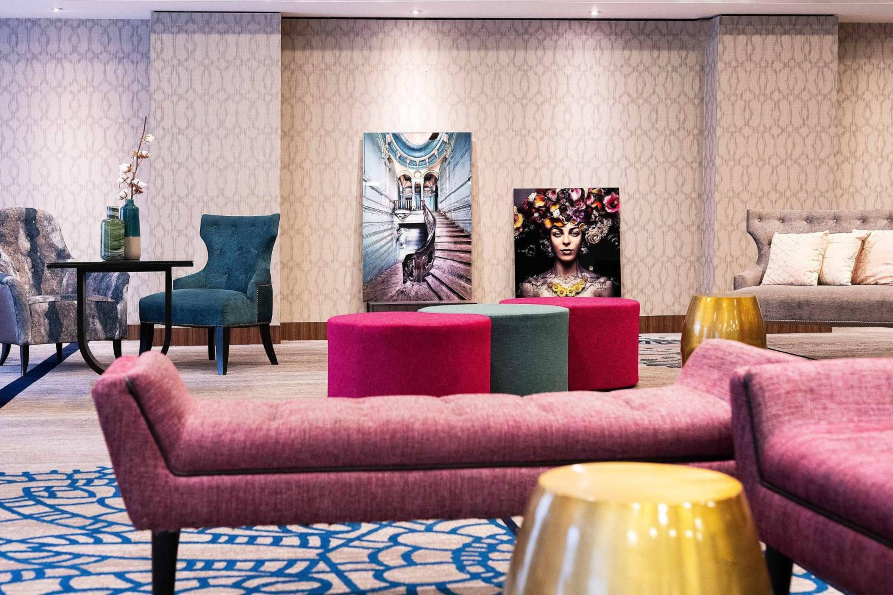 Puteaux Vacations - Renaissance Paris La Defense Hotel - Property Image 1