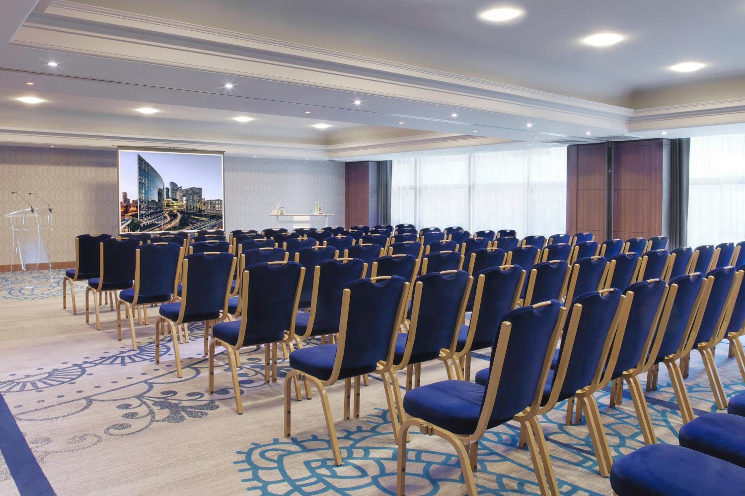 Puteaux Vacations - Renaissance Paris La Defense Hotel - Property Image 6