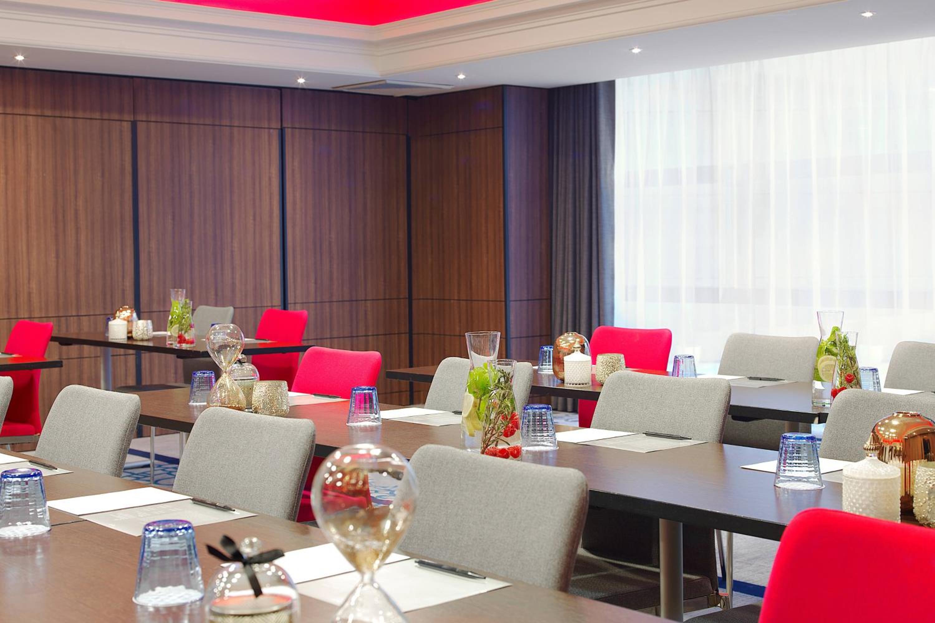 Renaissance Paris La Defense Hotel 3