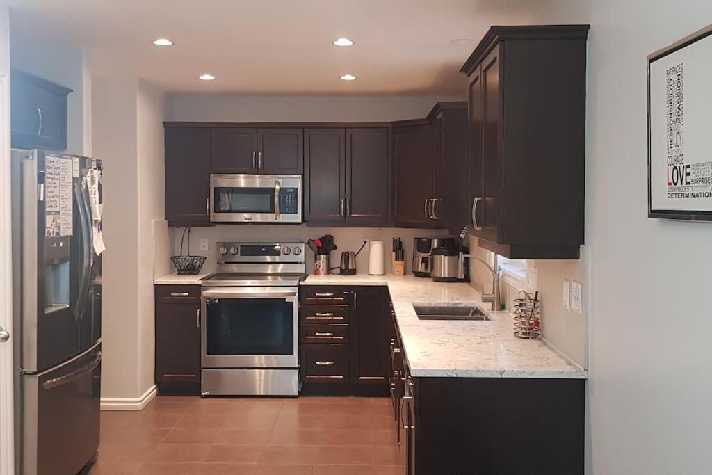Spacious 4BR-4BA House for Large Families & Group in Stonebridge