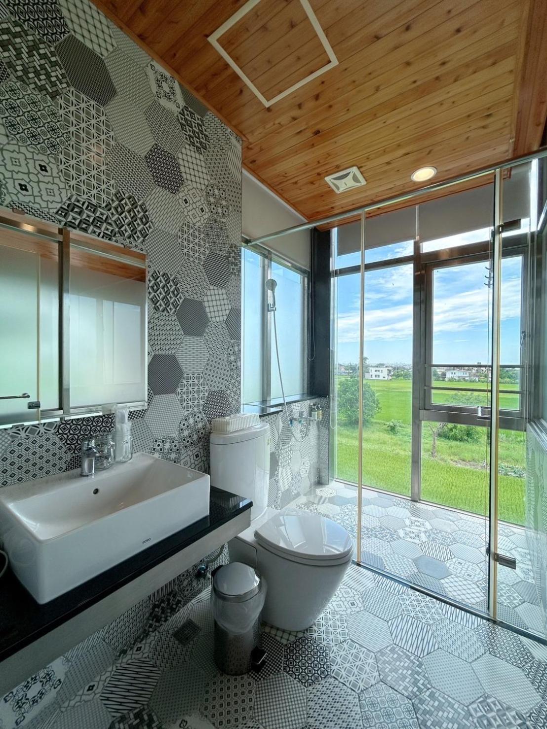 Suitable for deer forest villa view 3