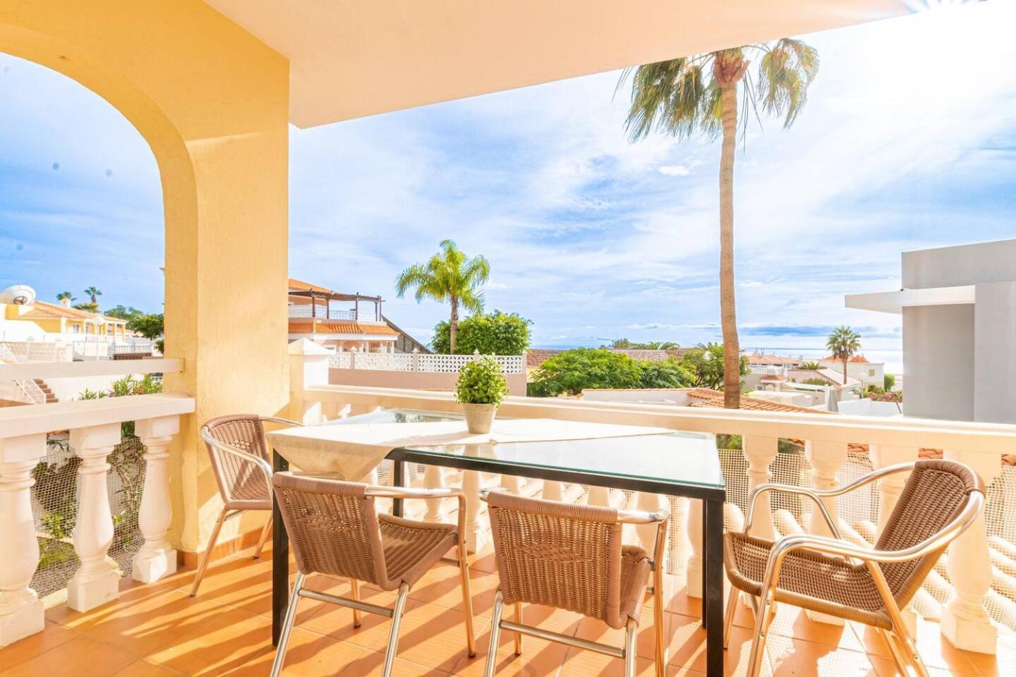 Spacious Villa Victoria Heated Pool