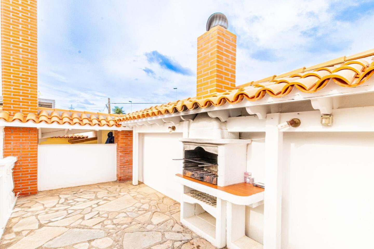 Spacious Villa Victoria Heated Pool