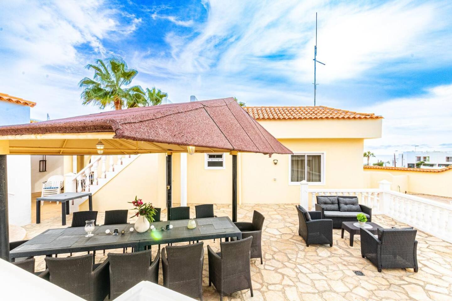 Spacious Villa Victoria Heated Pool