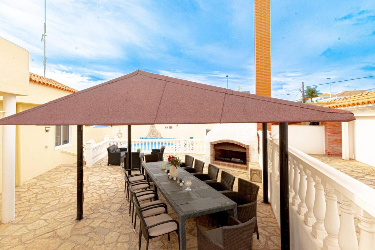 Spacious Villa Victoria Heated Pool