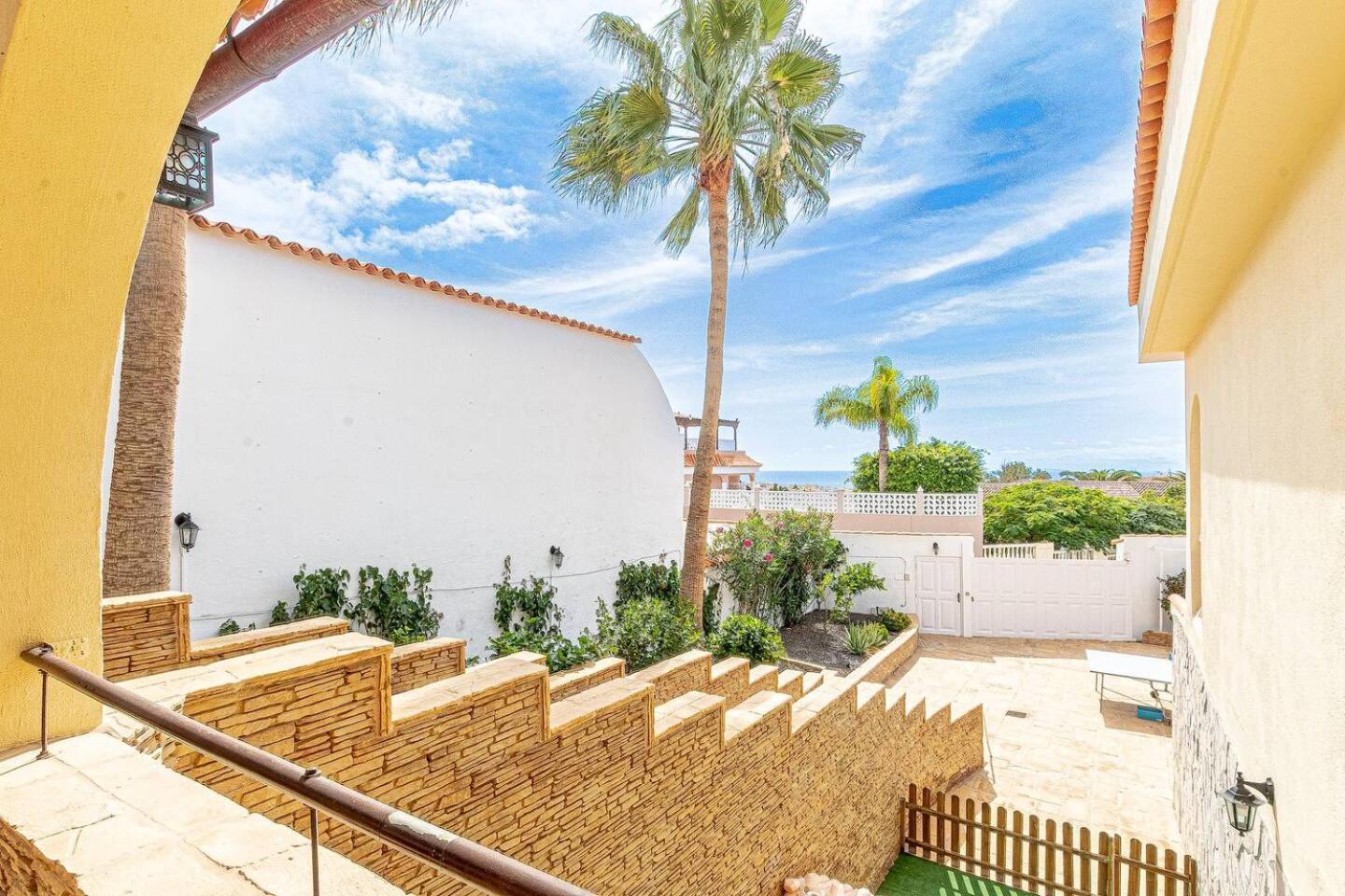 Spacious Villa Victoria Heated Pool