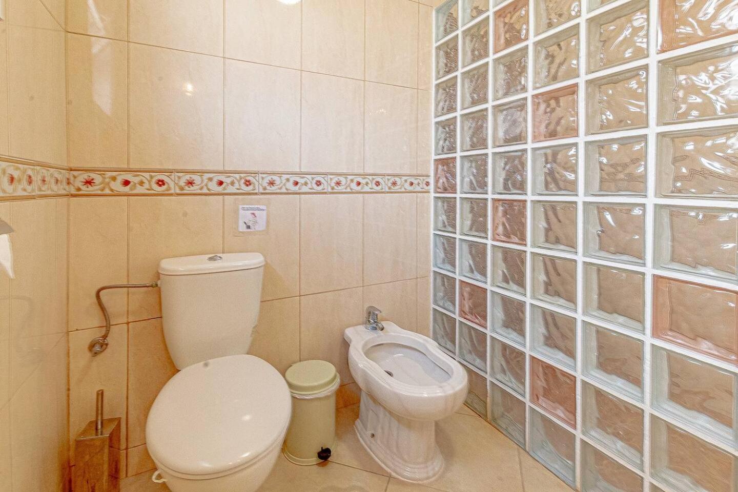 Spacious Villa Victoria Heated Pool