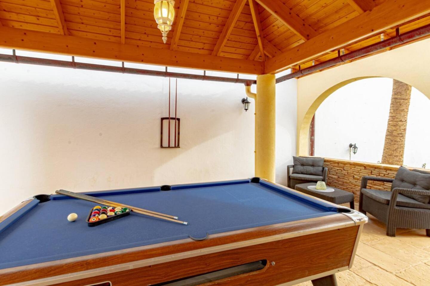 Spacious Villa Victoria Heated Pool