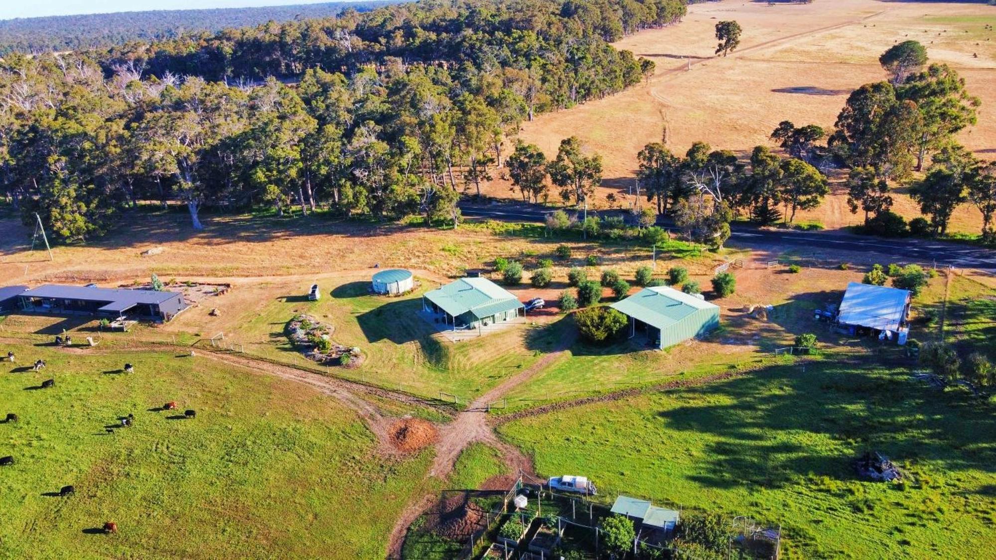 2 bedroom farm stay in Metricup at Qwack's Farm