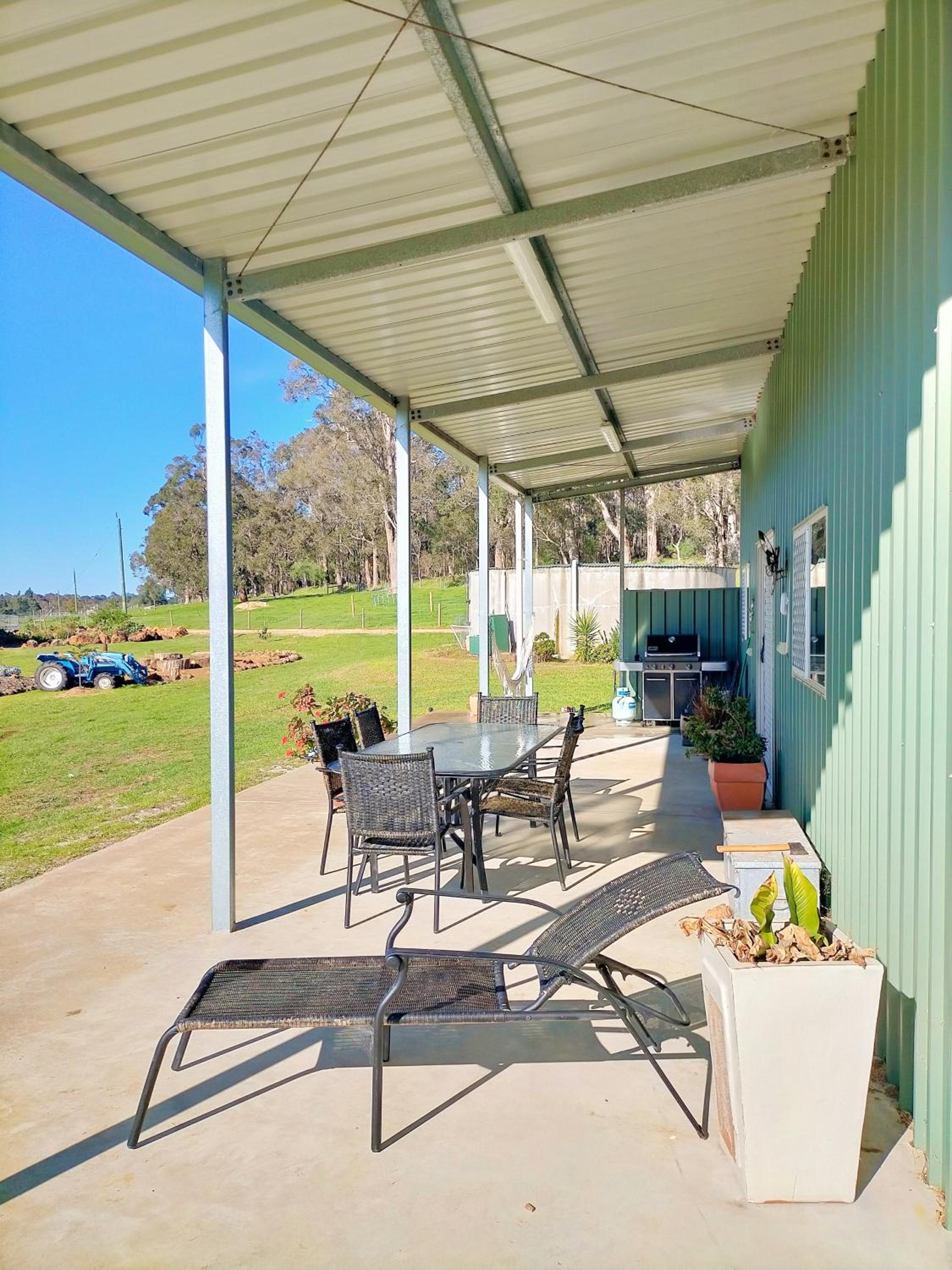 2 bedroom farm stay in Metricup at Qwack's Farm