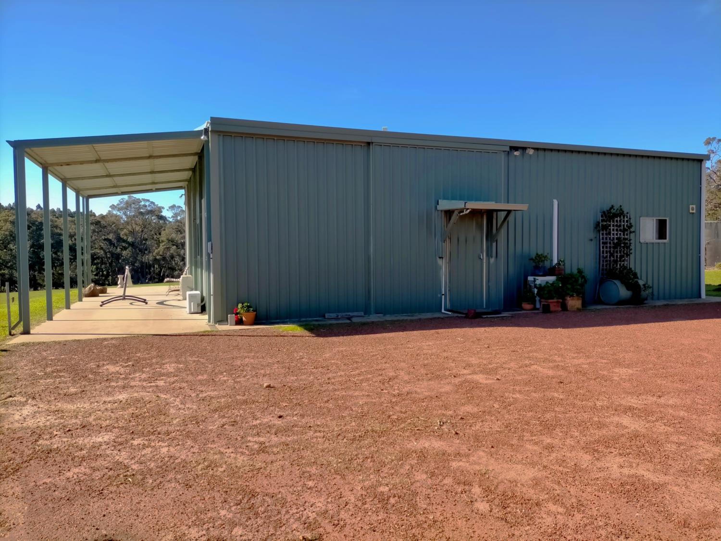 2 bedroom farm stay in Metricup at Qwack's Farm