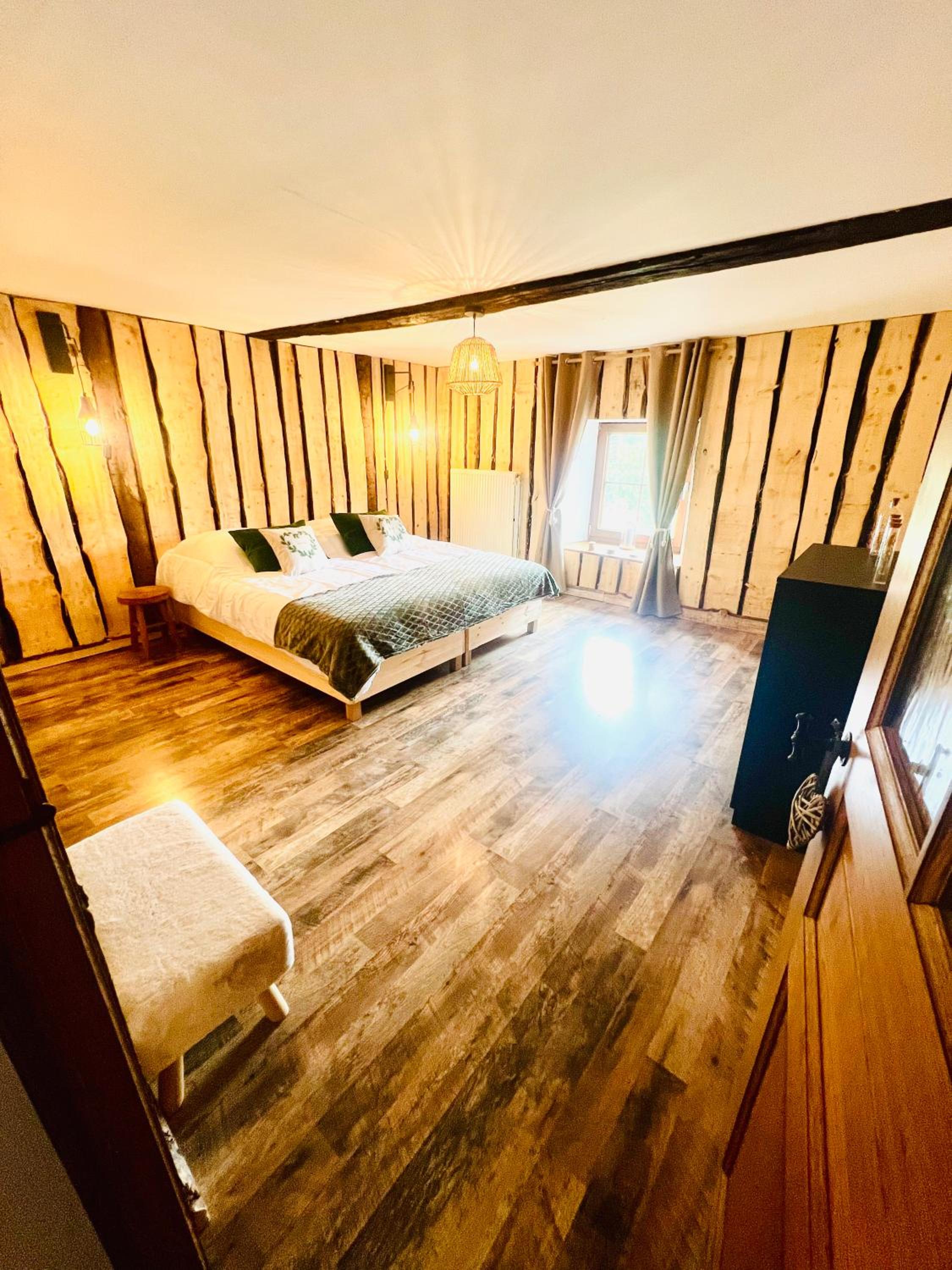 La balade en forêt - gîte 9 personnes en Ardenne