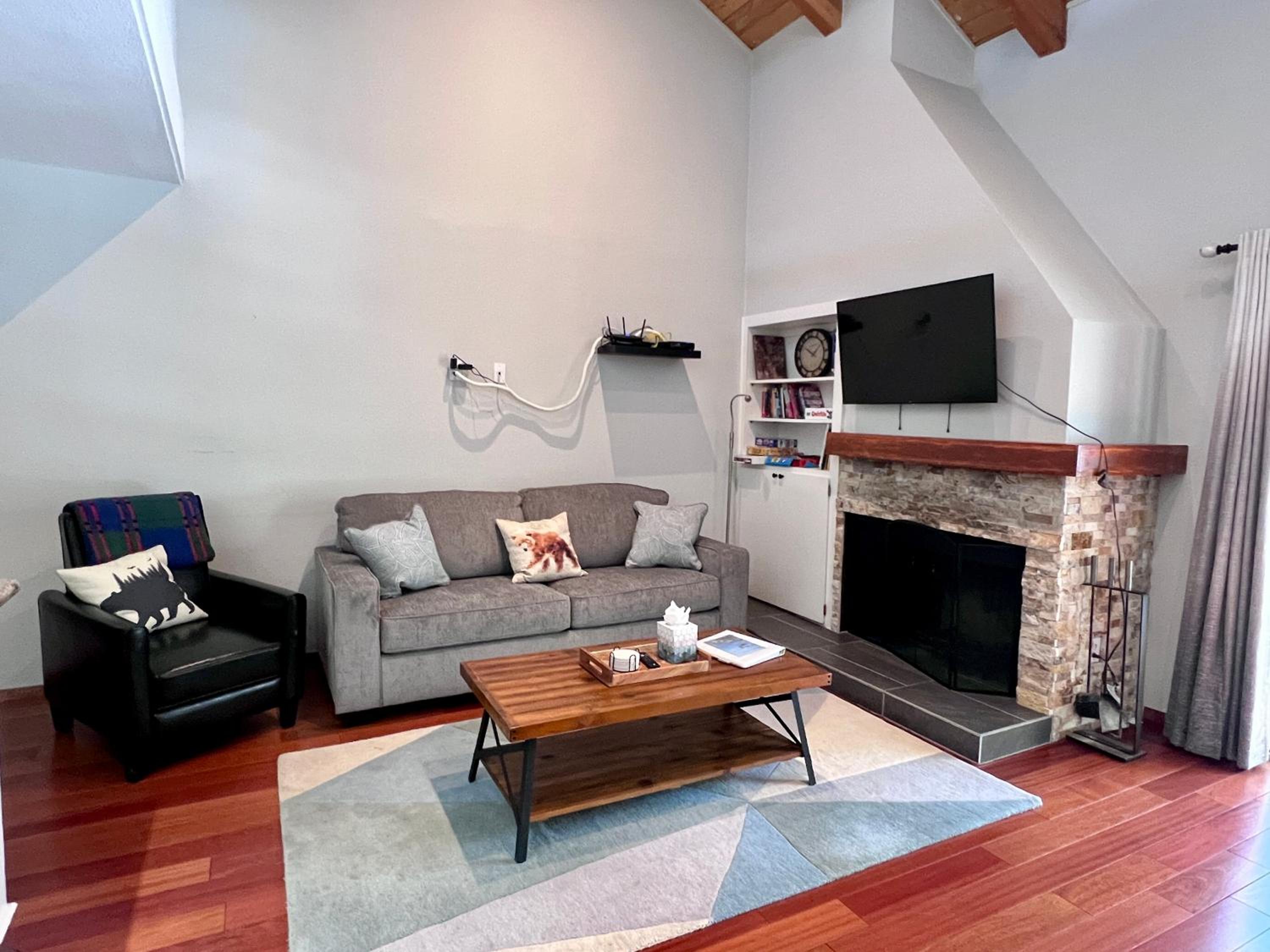 Alpine Escape: Tahoe Oasis Steps from Lake - Property Image 25