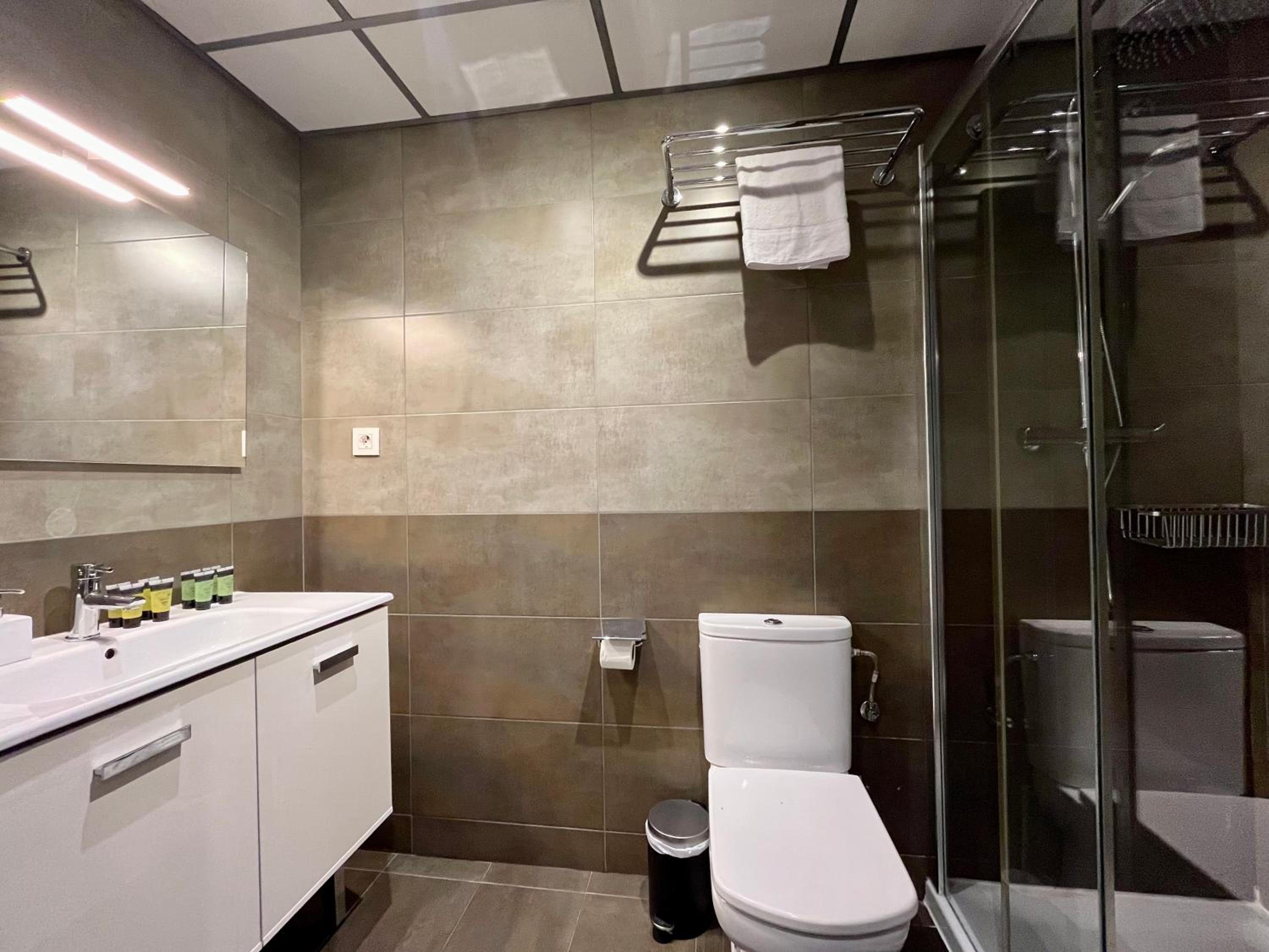 Feelathome Plaza Apartments