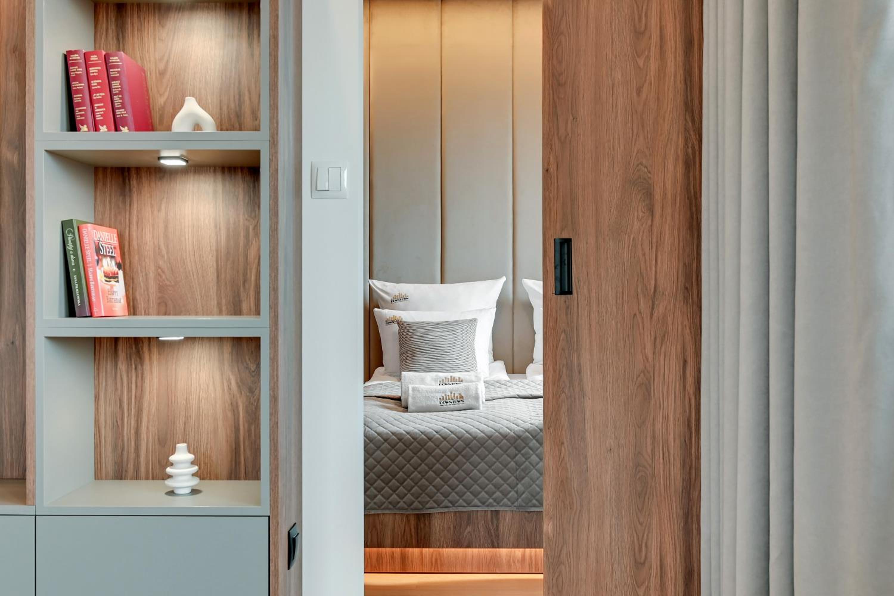 Brabank Riverside Premium Suites & Free Parking by Downtown Apartments