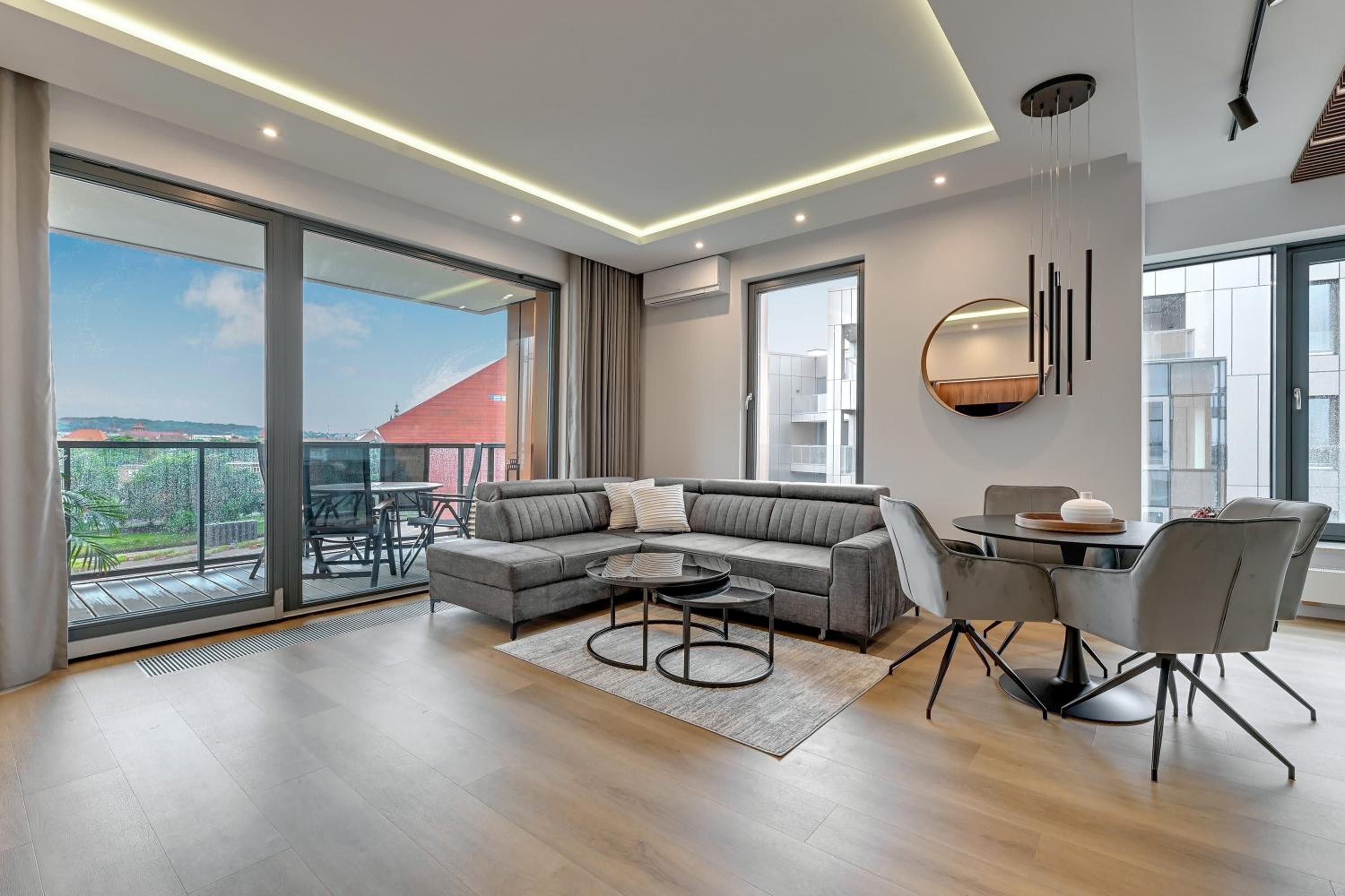Brabank Riverside Premium Suites & Free Parking by Downtown Apartments