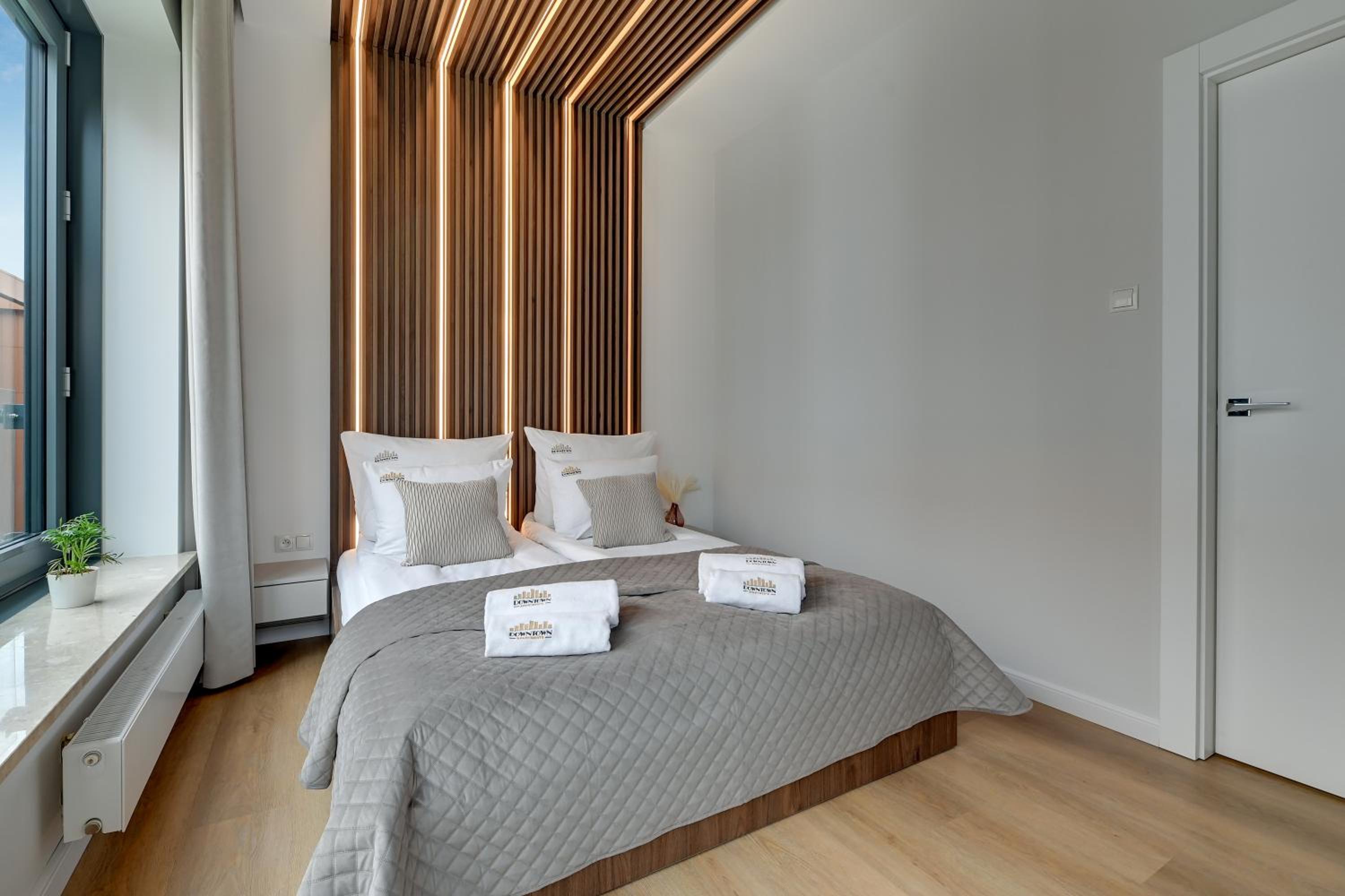 Brabank Riverside Premium Suites & Free Parking by Downtown Apartments
