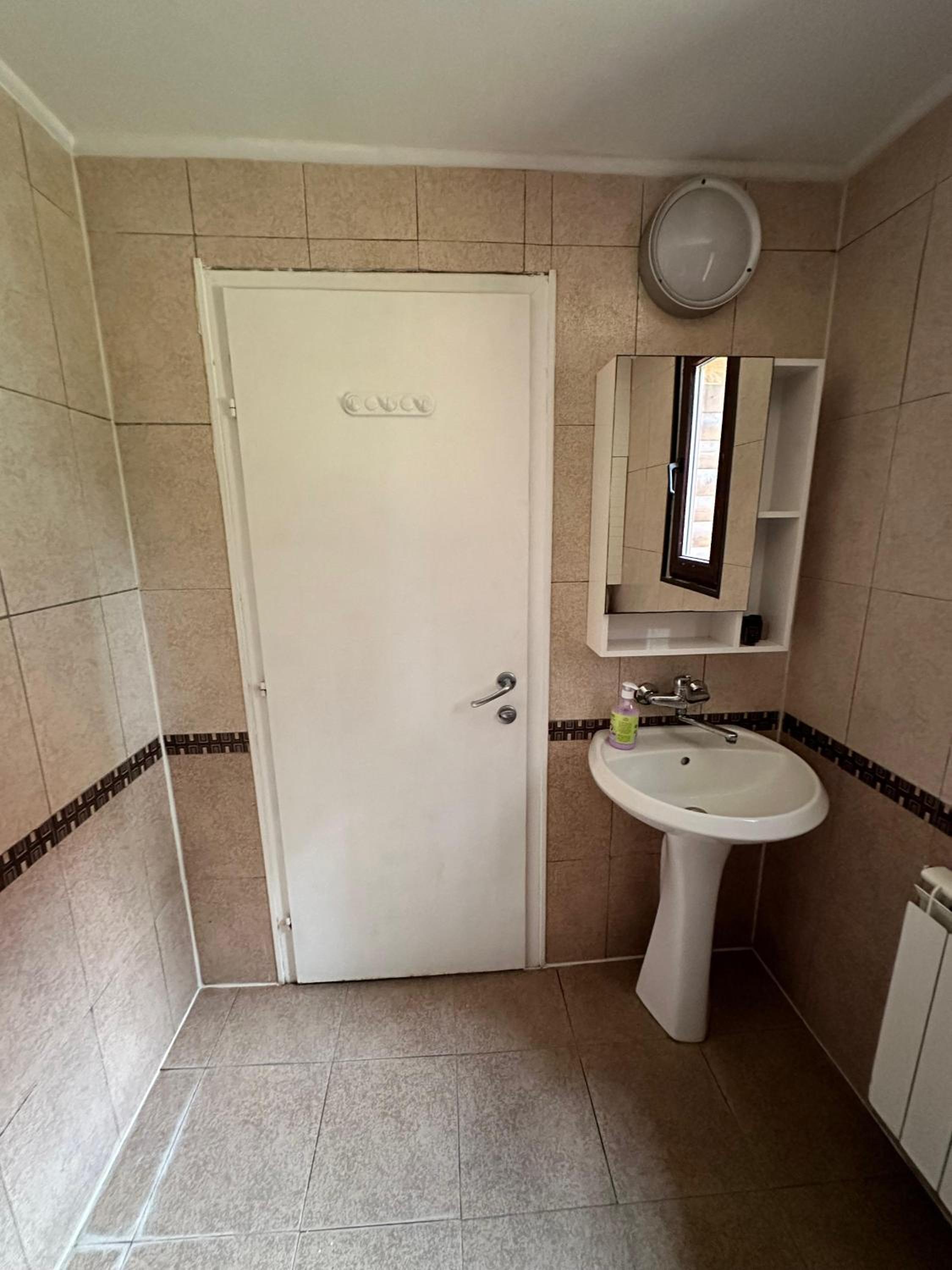 Lea Hause with swimming pool,Jacuzzi in Vitosha montain and free parking