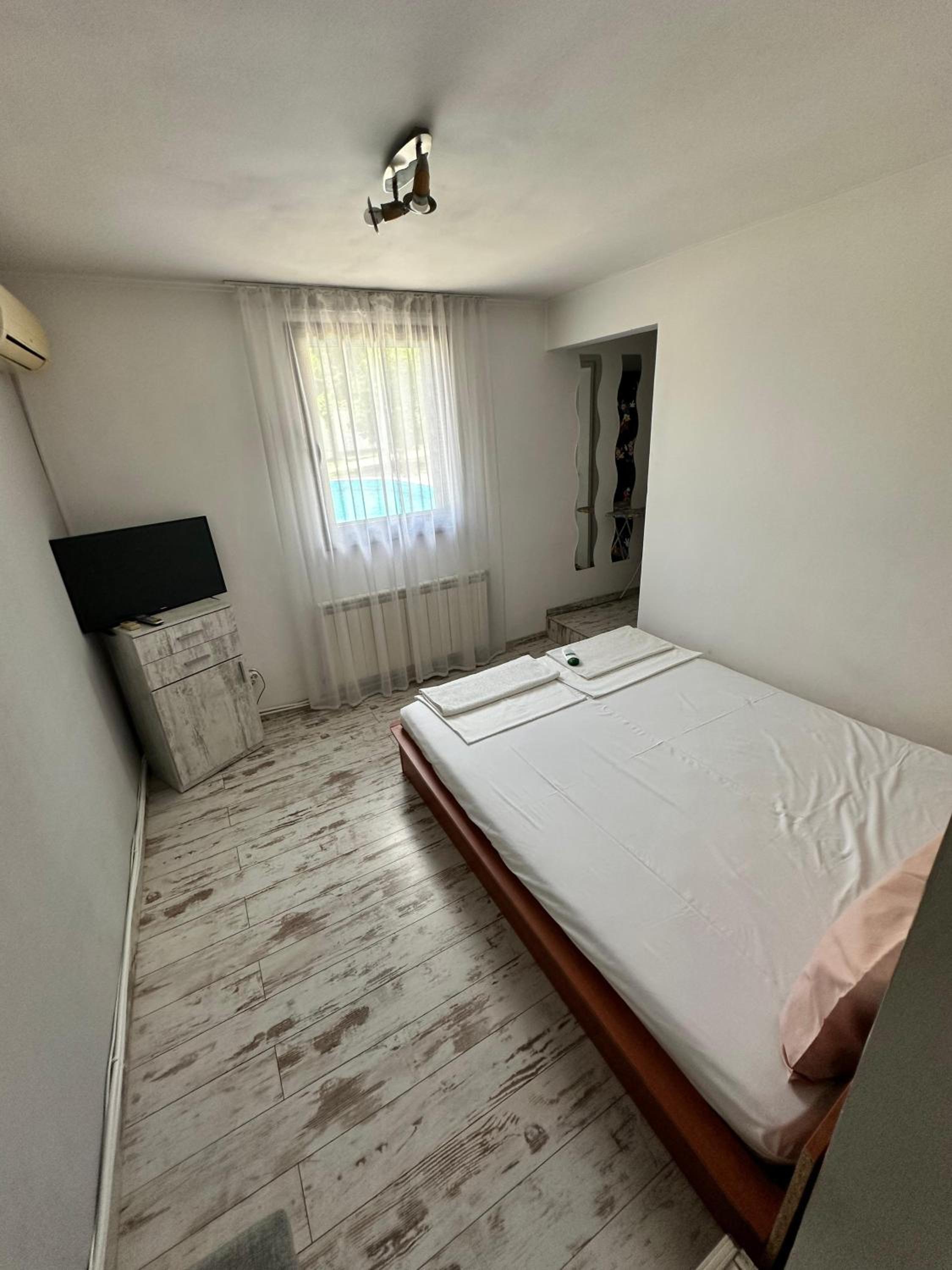Lea Hause with swimming pool,Jacuzzi in Vitosha montain and free parking