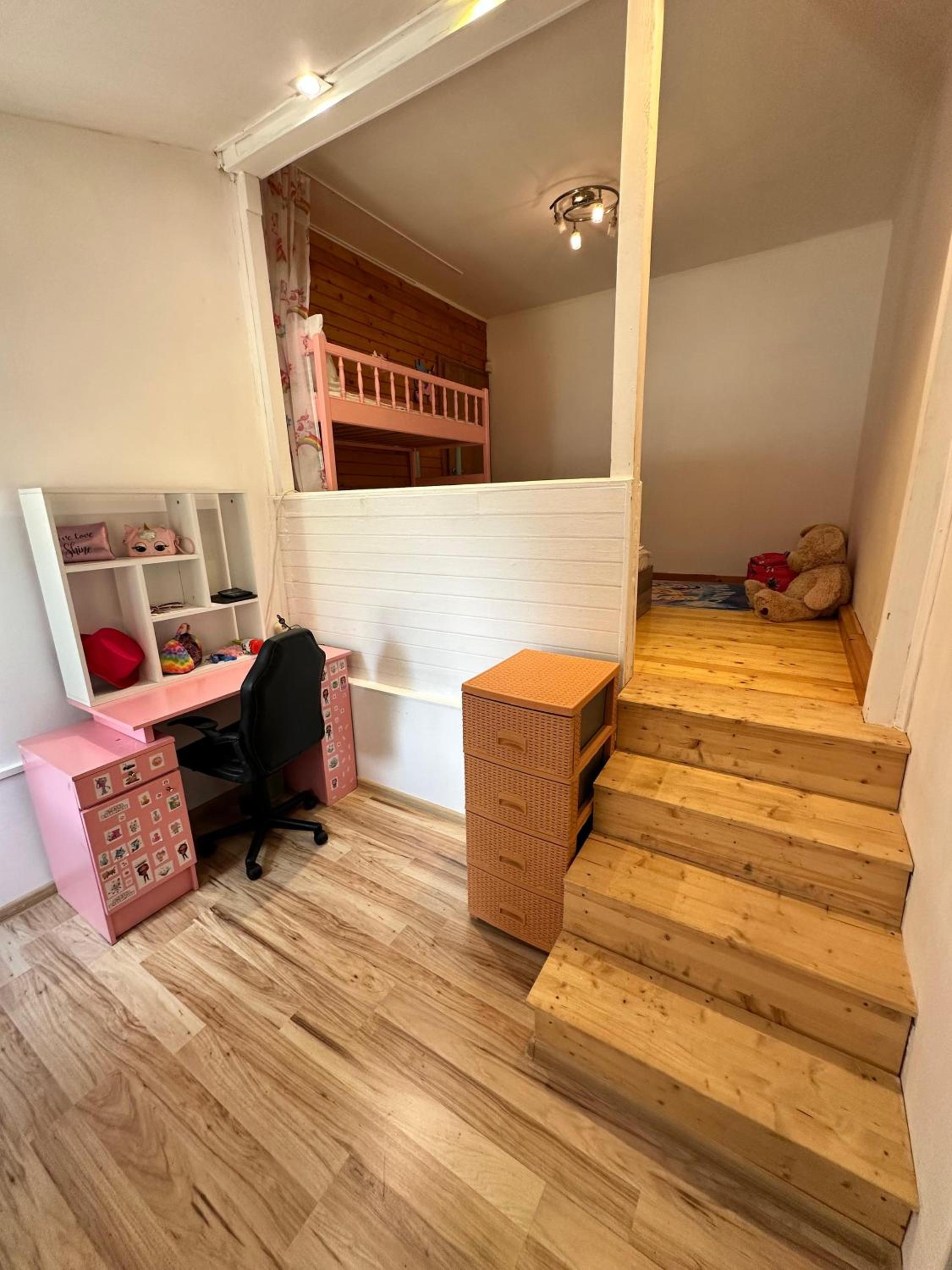 Lea Hause with swimming pool,Jacuzzi in Vitosha montain and free parking