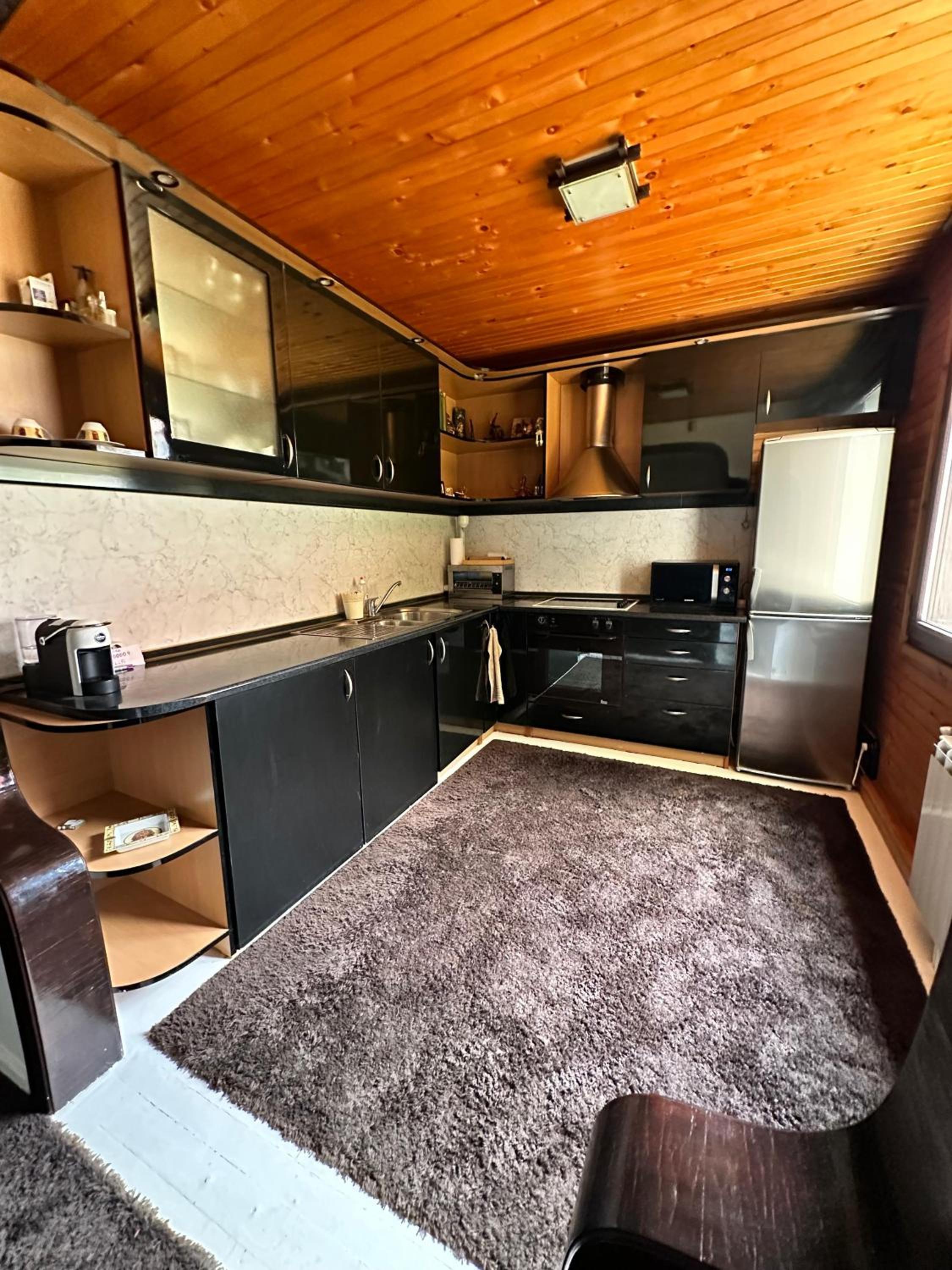 Lea Hause with swimming pool,Jacuzzi in Vitosha montain and free parking
