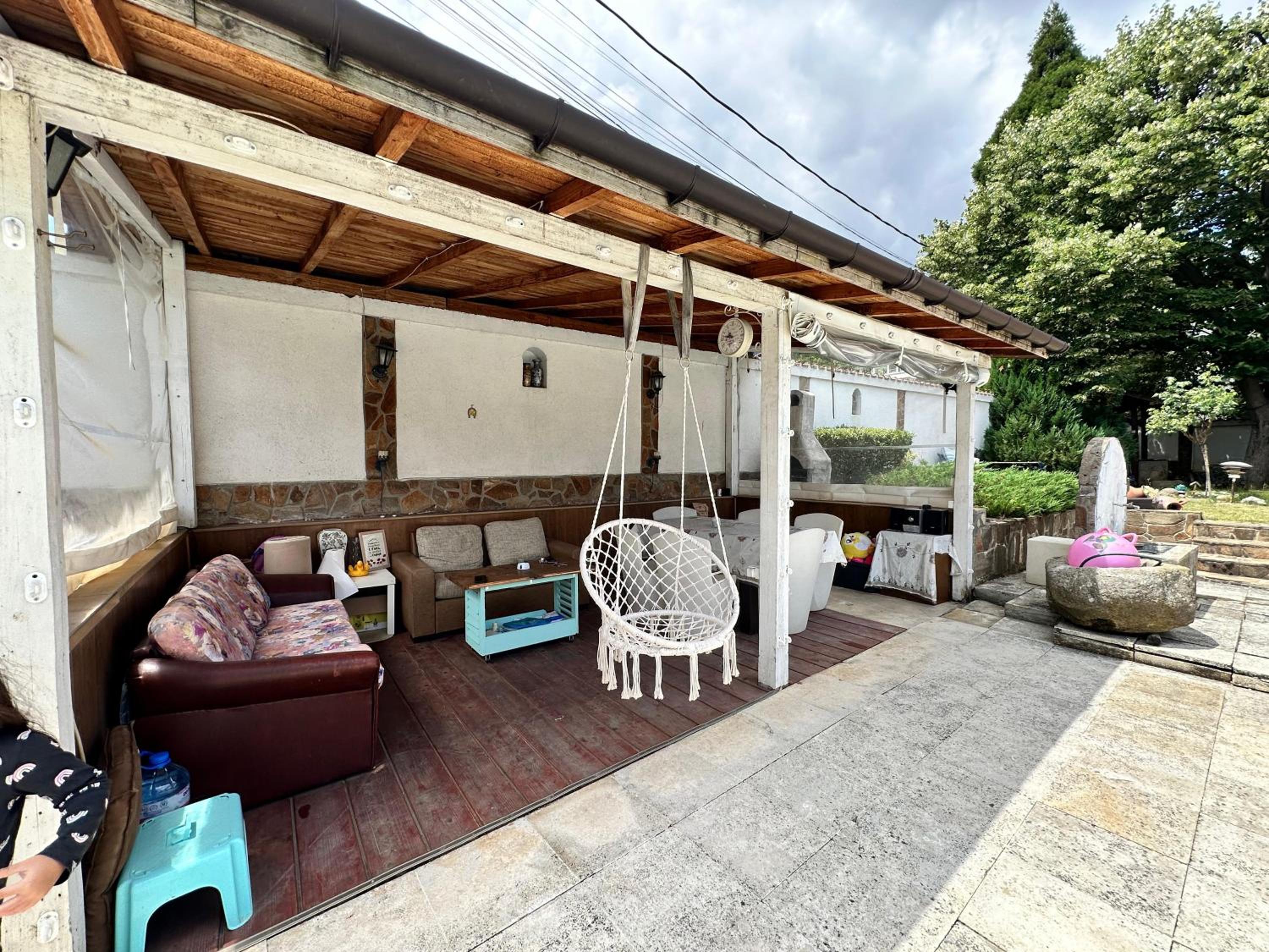 Lea Hause with swimming pool,Jacuzzi in Vitosha montain and free parking