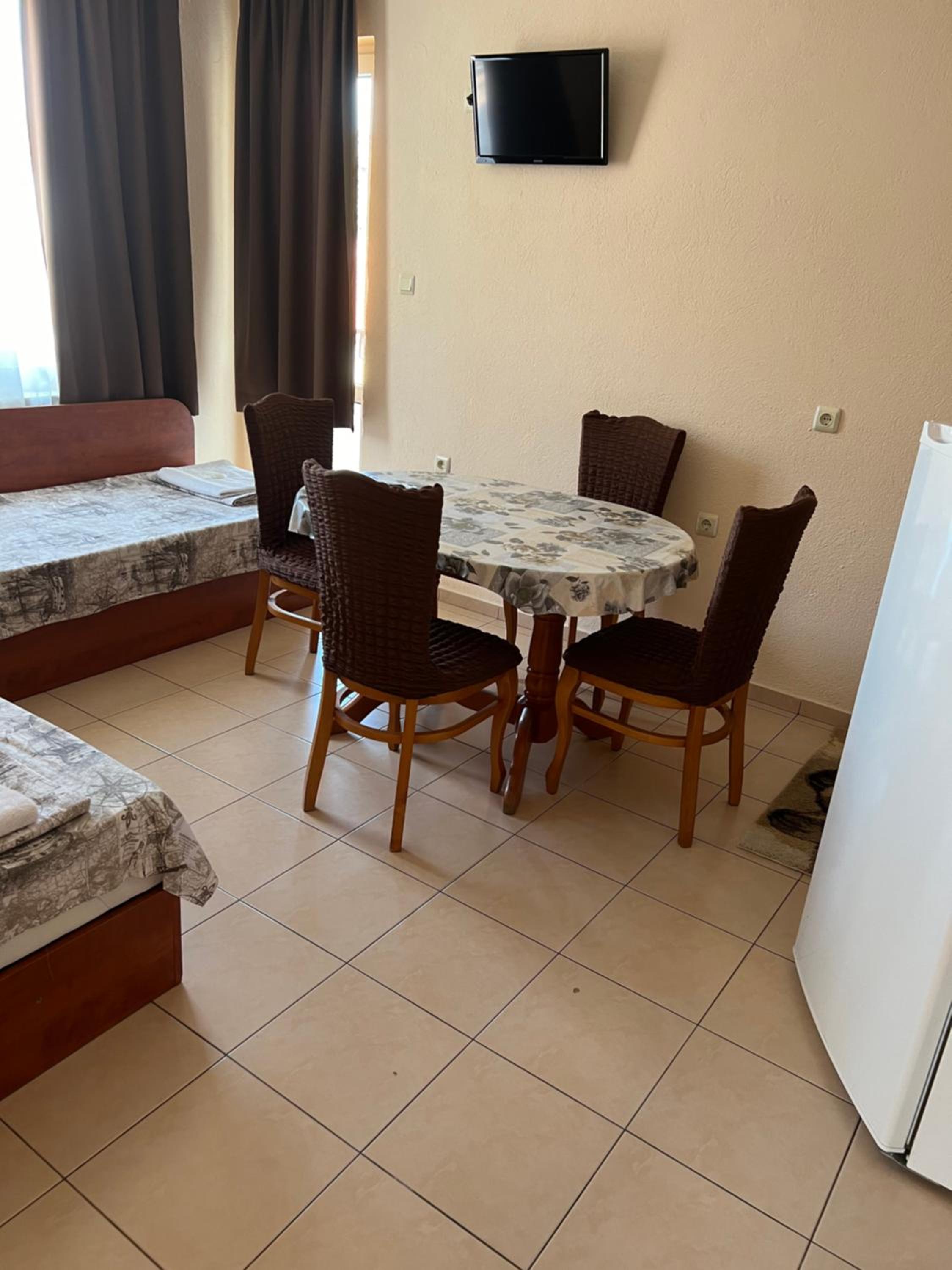 Milchevi Guesthouse view 4