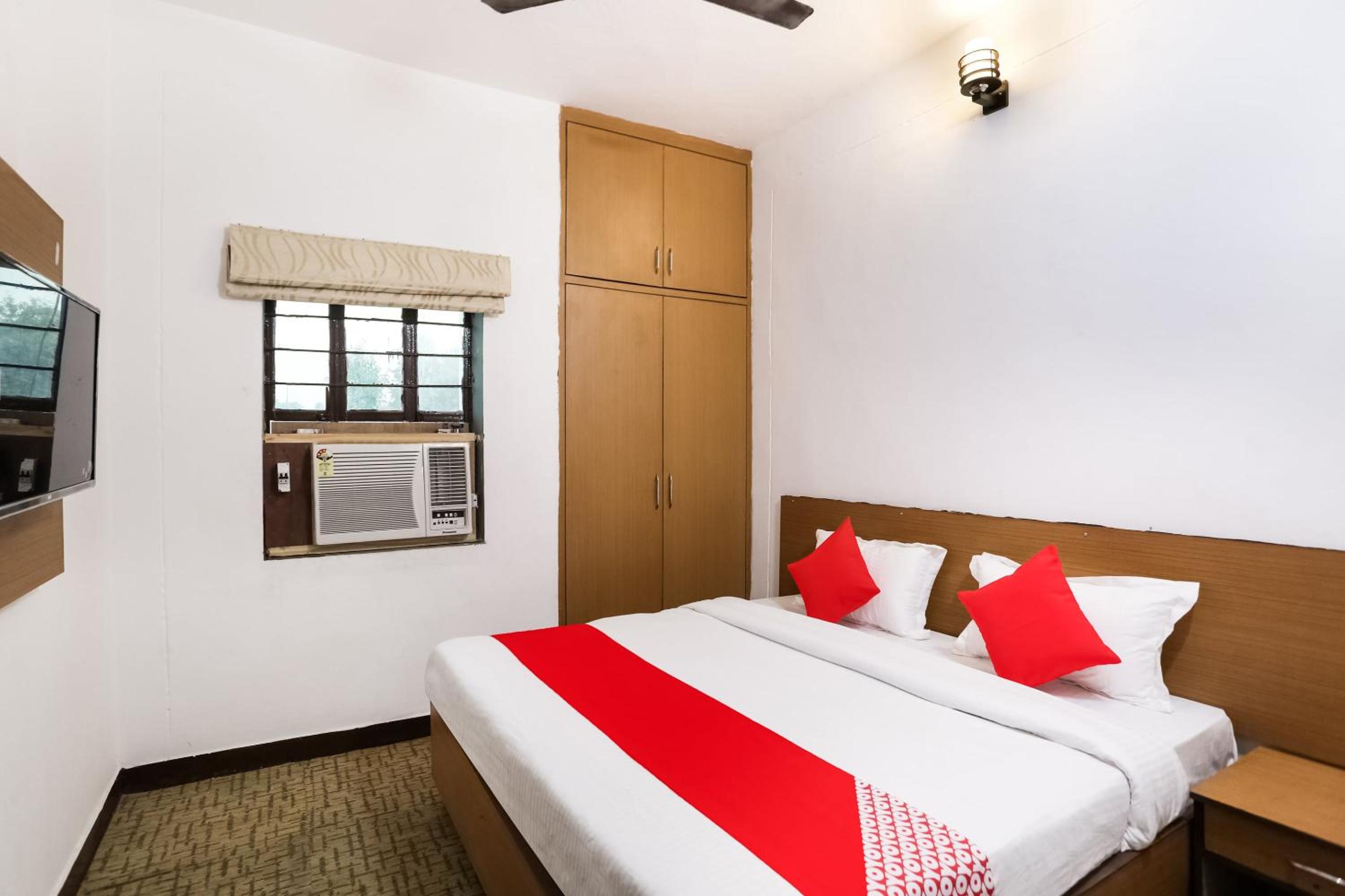 Hotel O Dev Sukhdev Palace