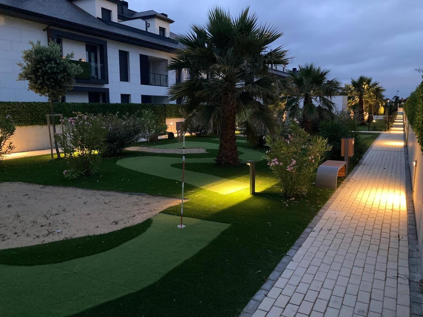 Apartamento con jardin Long Beach Loredo