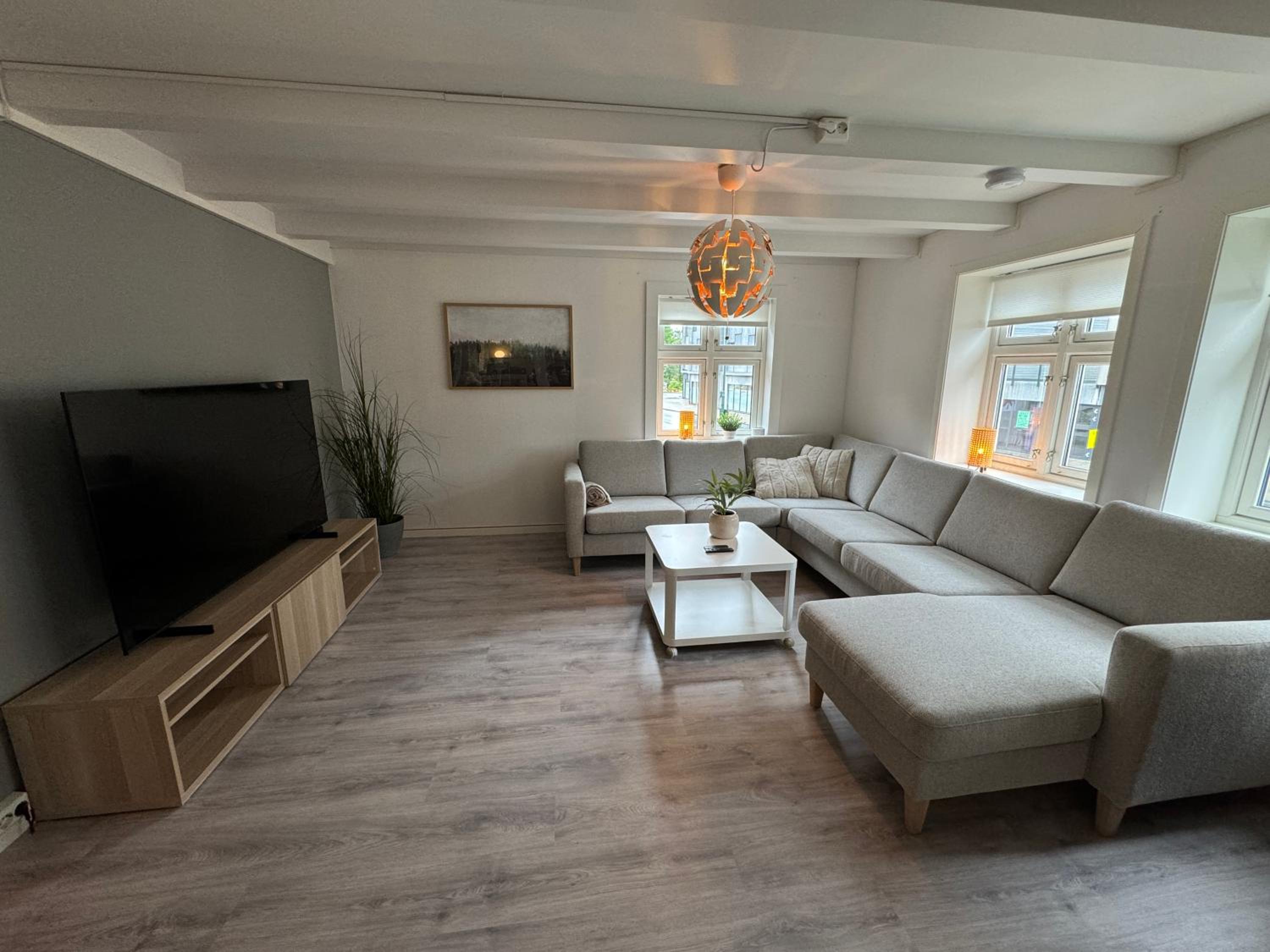 Charming Apartment in the harbour of Jørpeland view 2