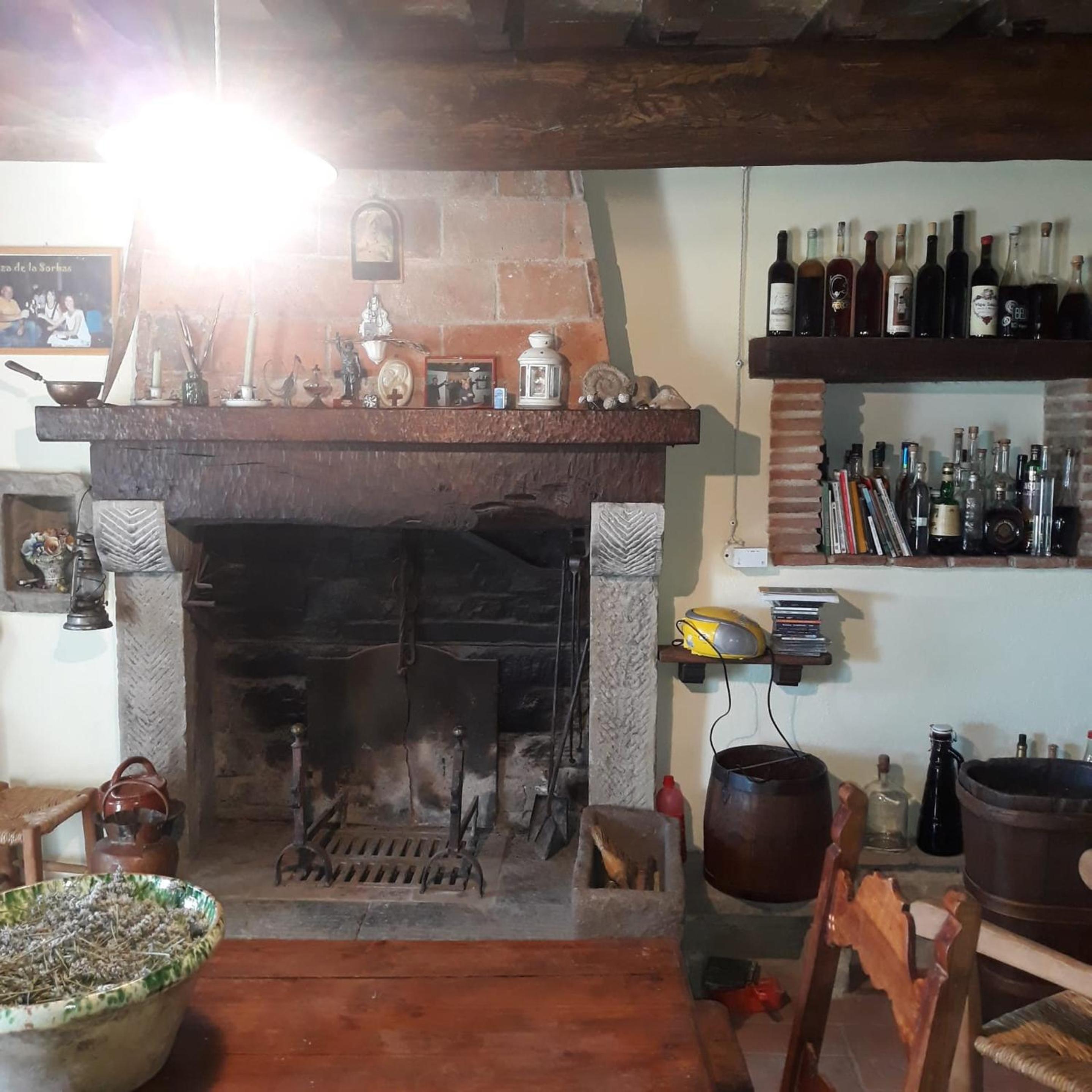 Charming house in Brancialino with shared pool view 4