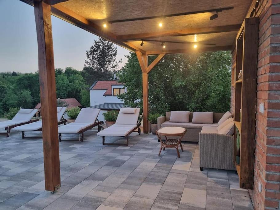 Villa BeleVita odmor u prirodi sa grijanim bazenom view 2