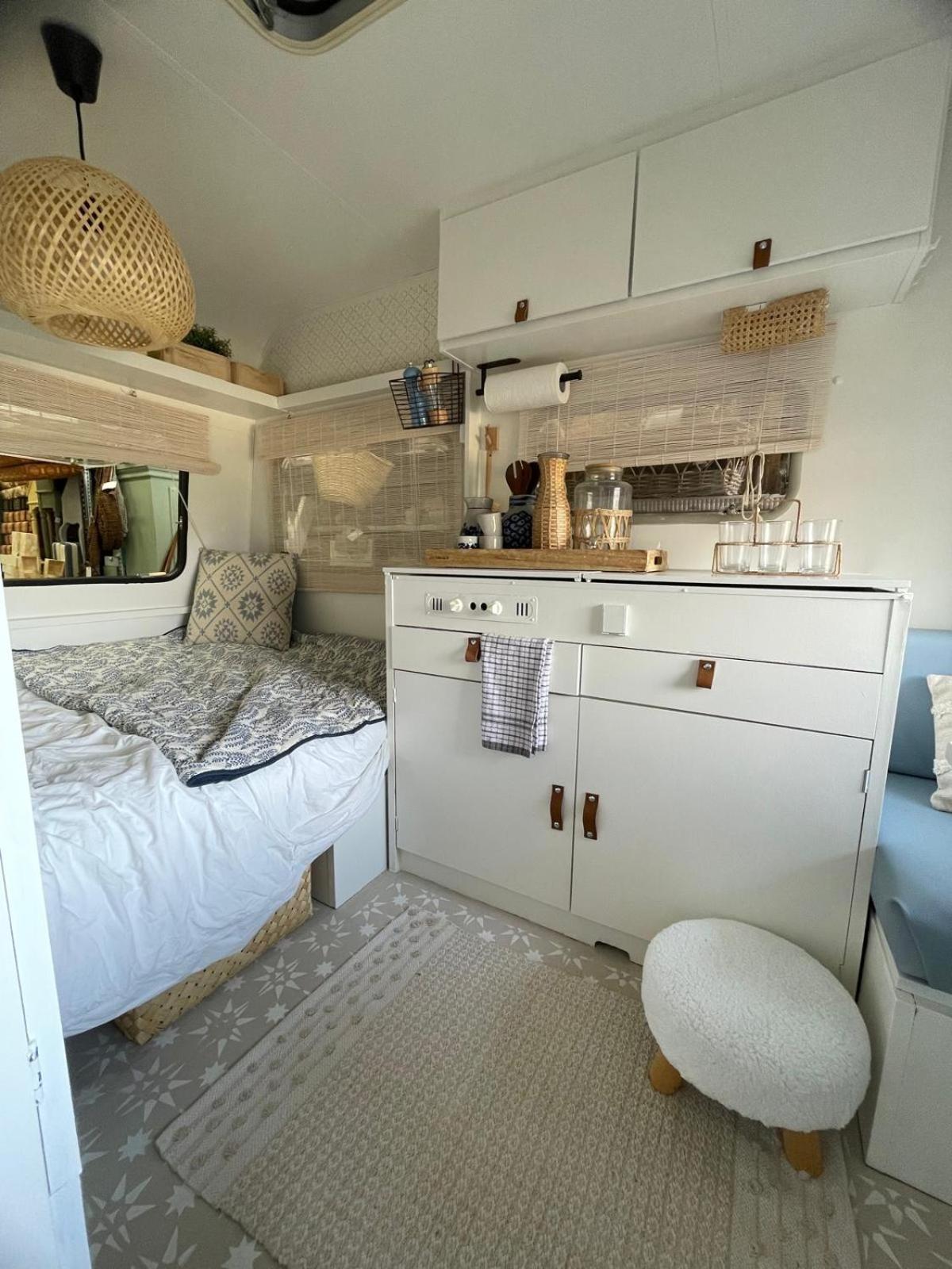 Retro caravan Sweet Blue view 5