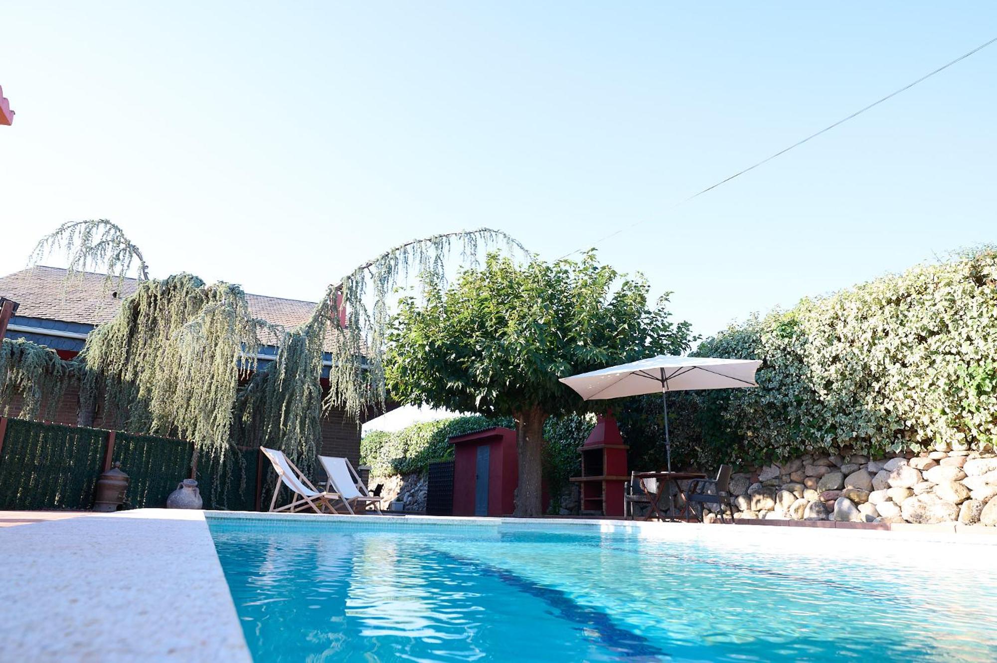 El Cedre Blau Vivienda con piscina en Granollers