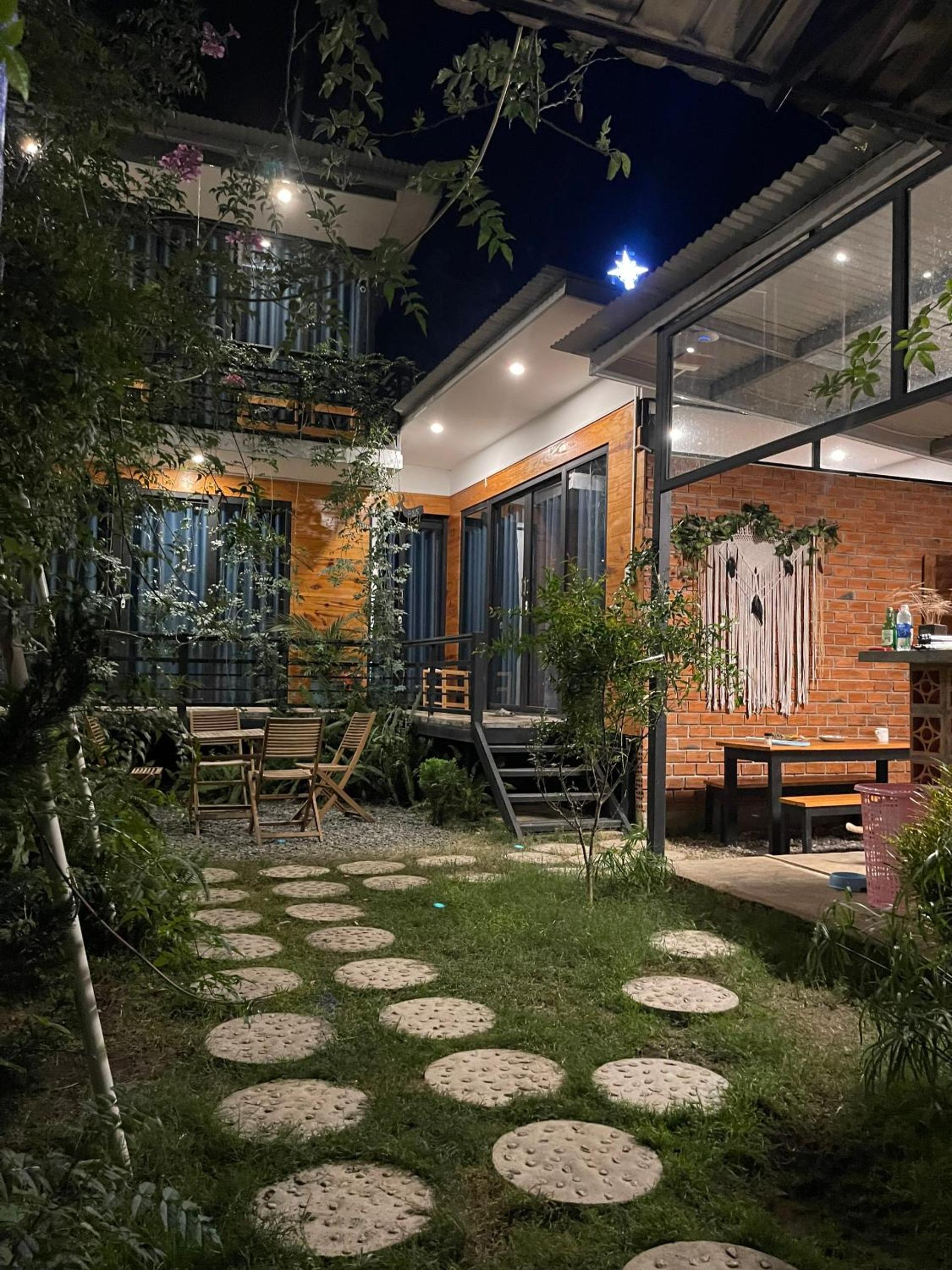 April Homestay - Venuestay