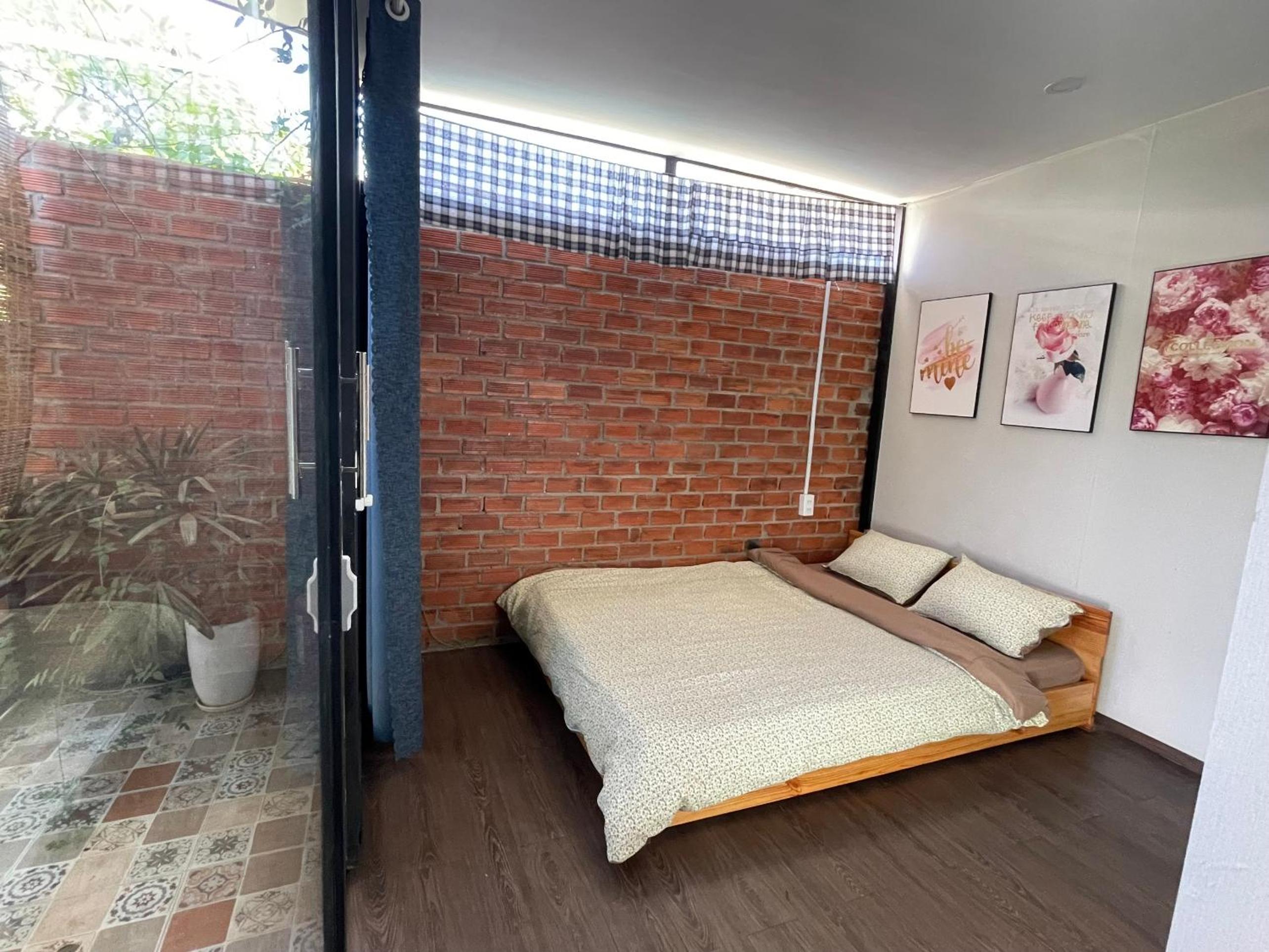 April Homestay - Venuestay
